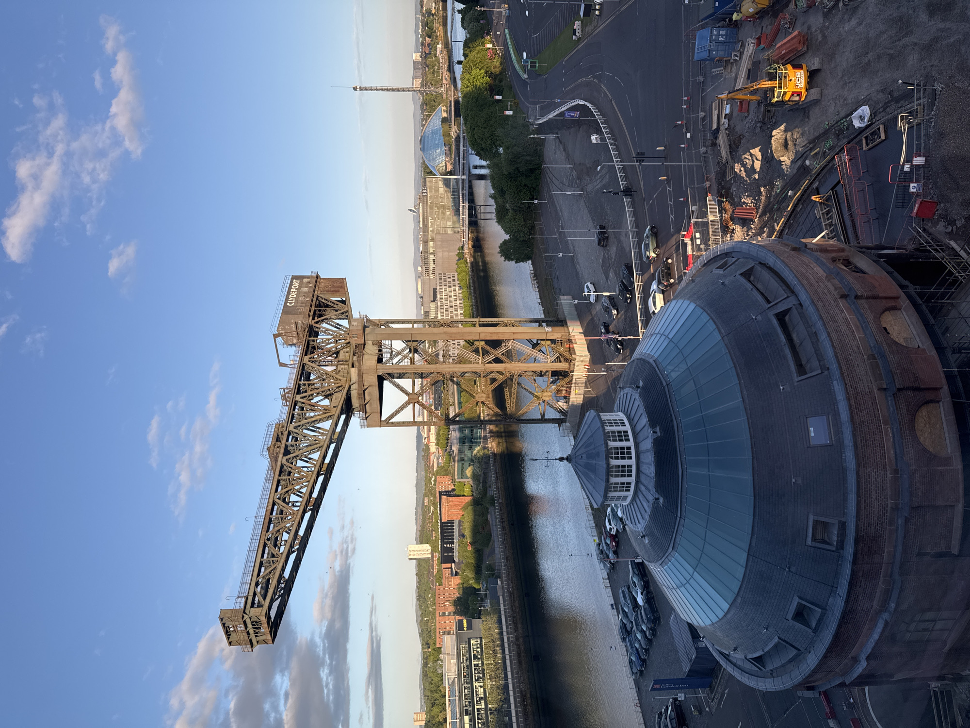 Early morning photograph captures Glasgow's iconic Finnieston Crane