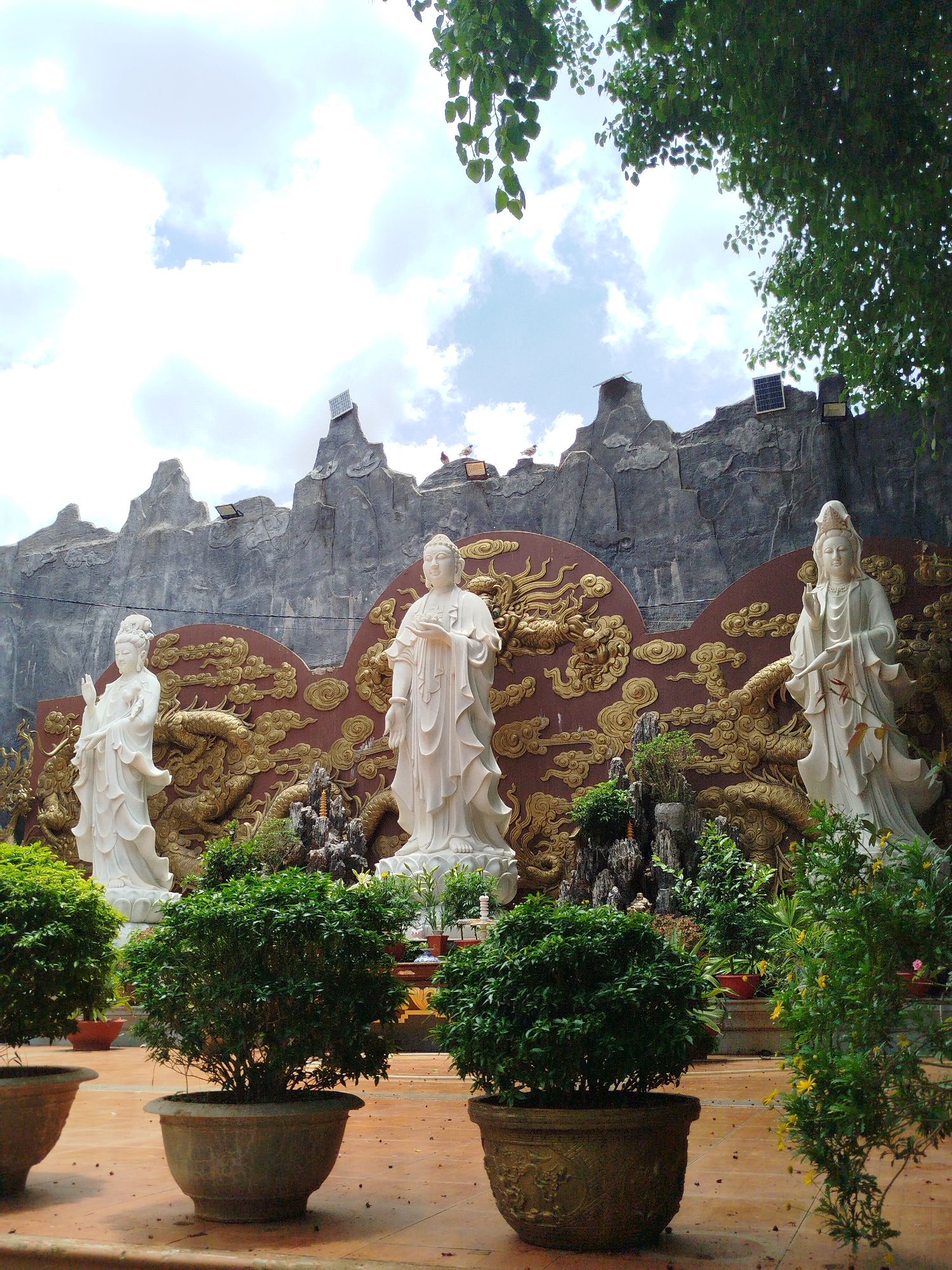 Early morning temple visit documented in Pleiku Ward, Vietnam