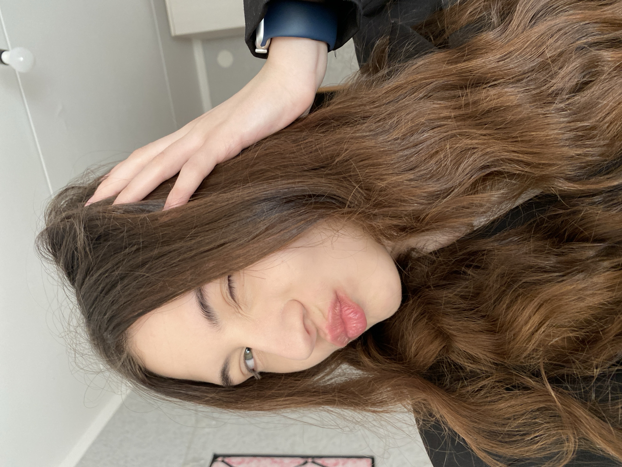 Woman Takes Morning Selfies in Votkinsk