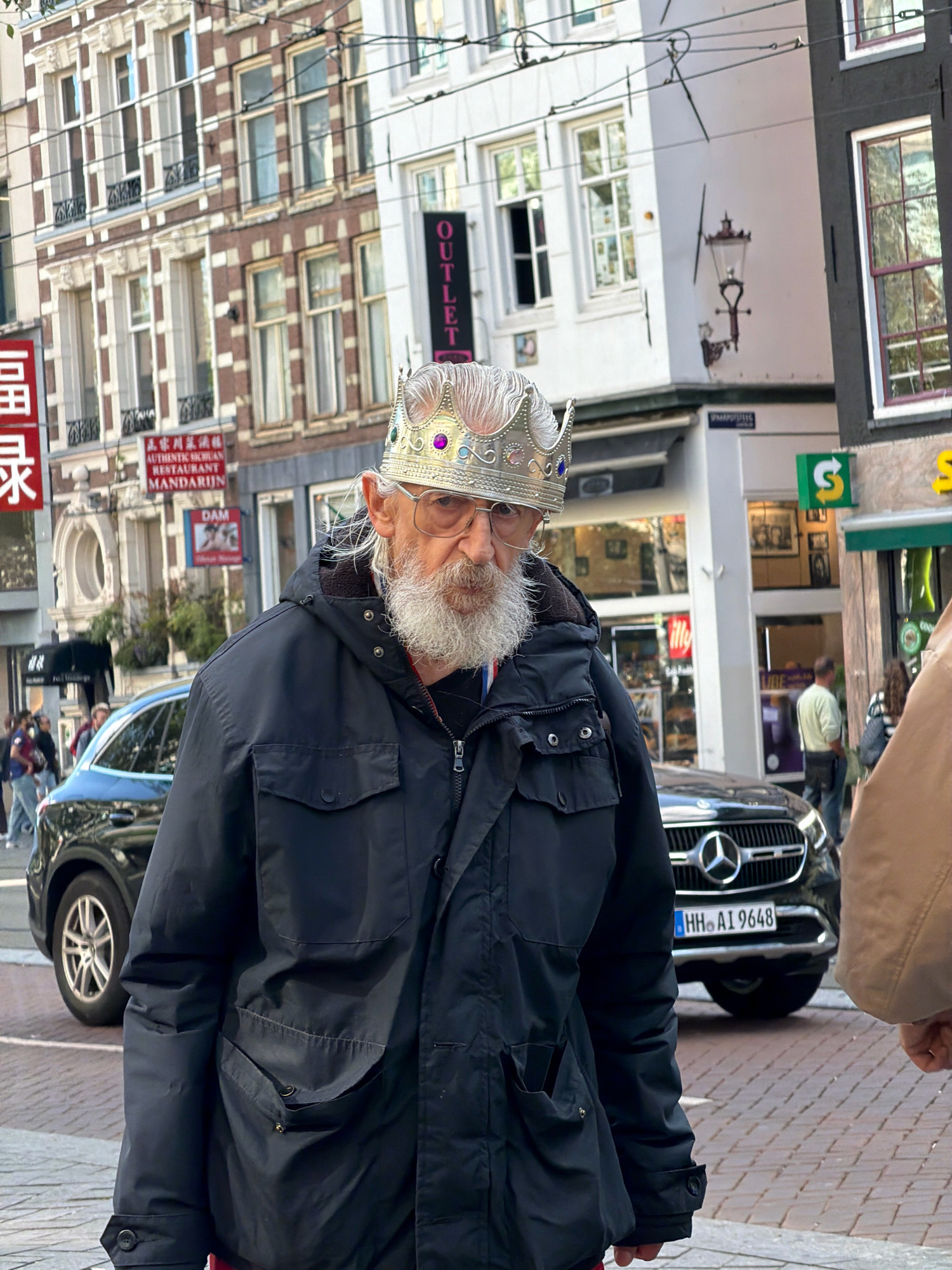 Two brief Amsterdam street moments, seconds apart