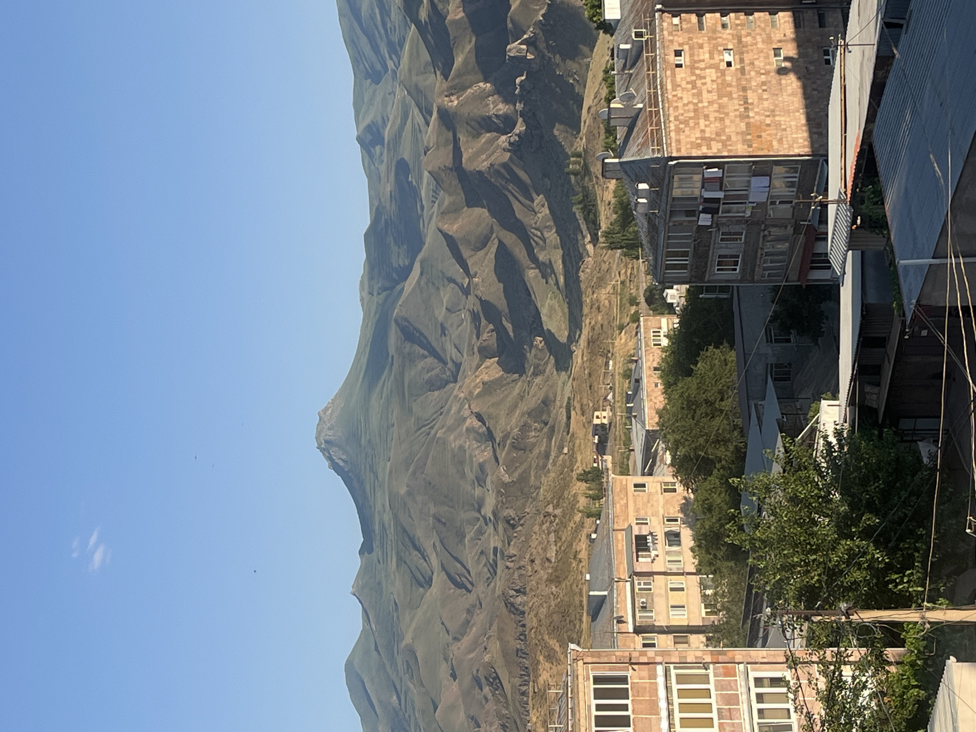 Street scenes and mountain views across Yeghegnadzor and Gladzor, Armenia