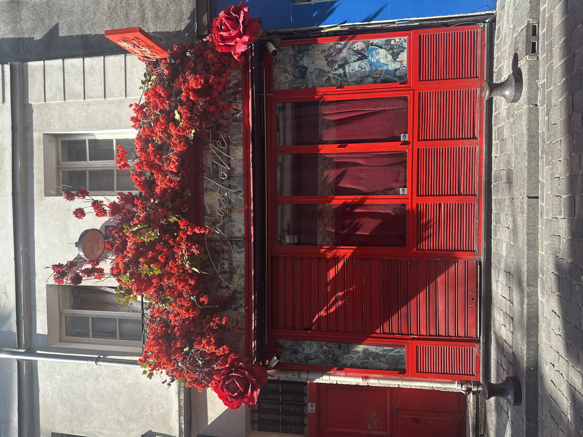 Street-level Paris: murals, monuments, and flower-covered facades