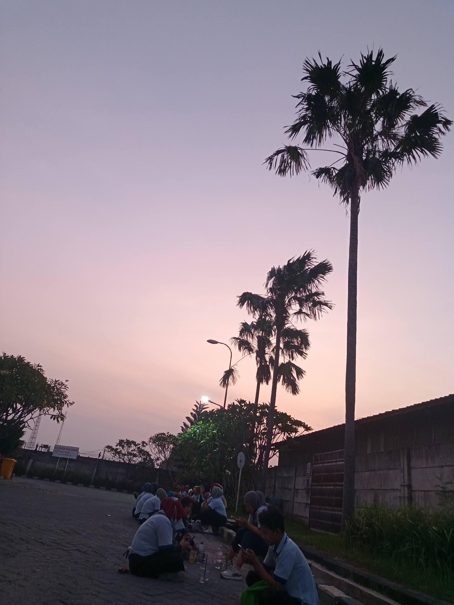 Evening gathering of 15 people observed in Nglundo, Indonesia