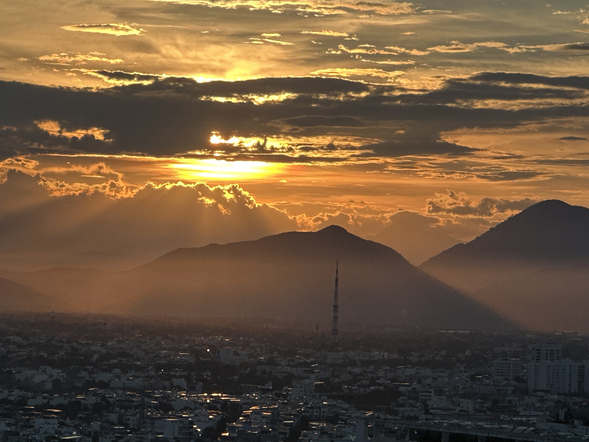 Nha Trang street scenes and golden-hour skyline, June 2026