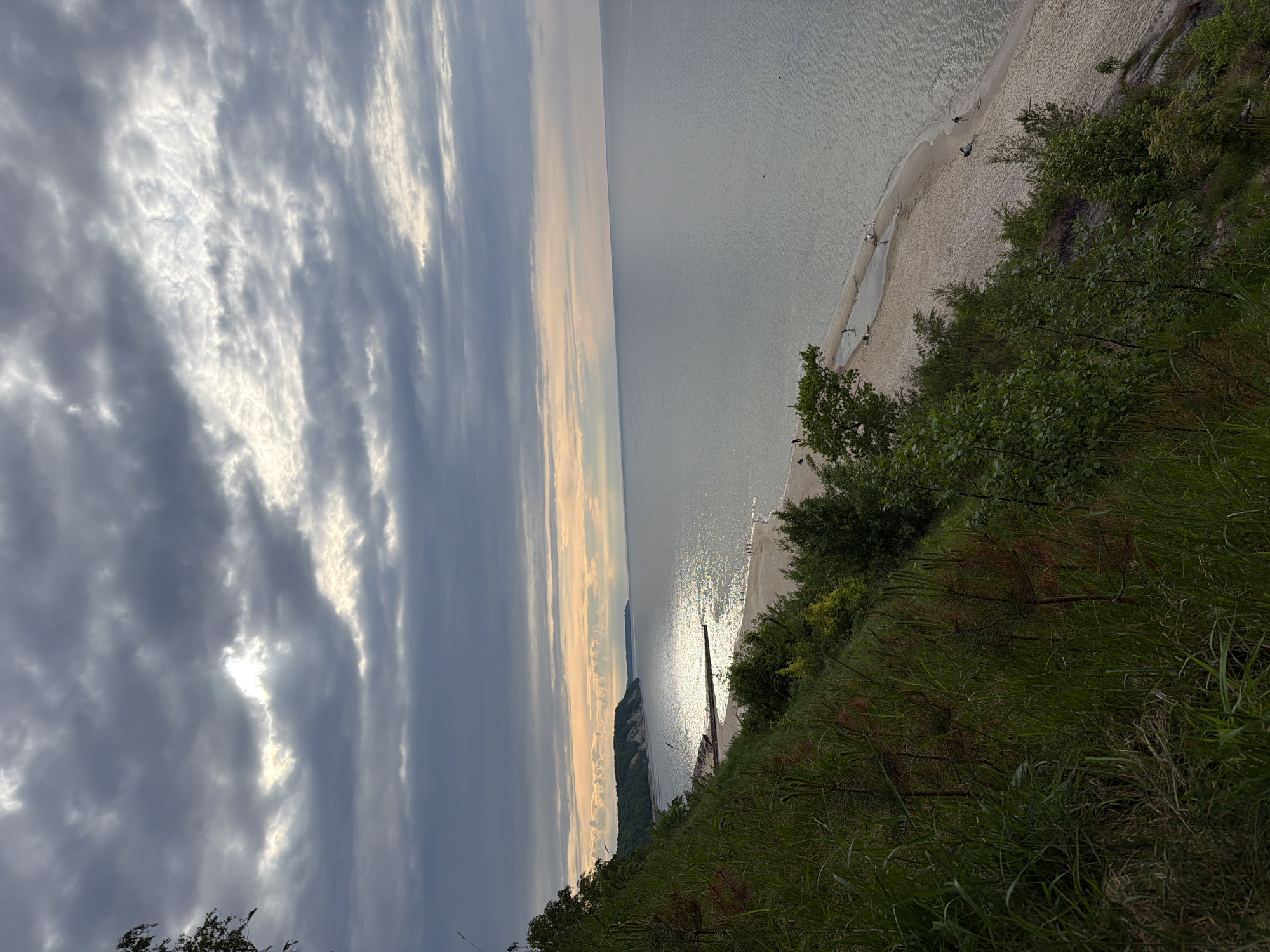 Overcast coastal views documented in Svetlogorsk, Russia