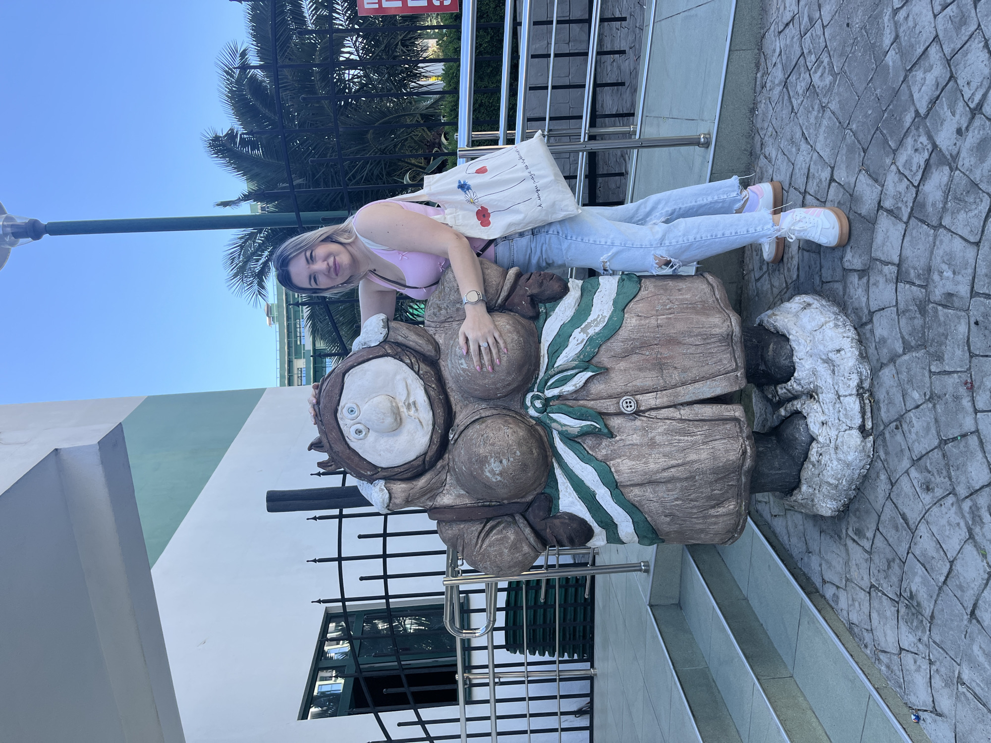 Summer morning in Sochi: markets, sculptures, and street scenes