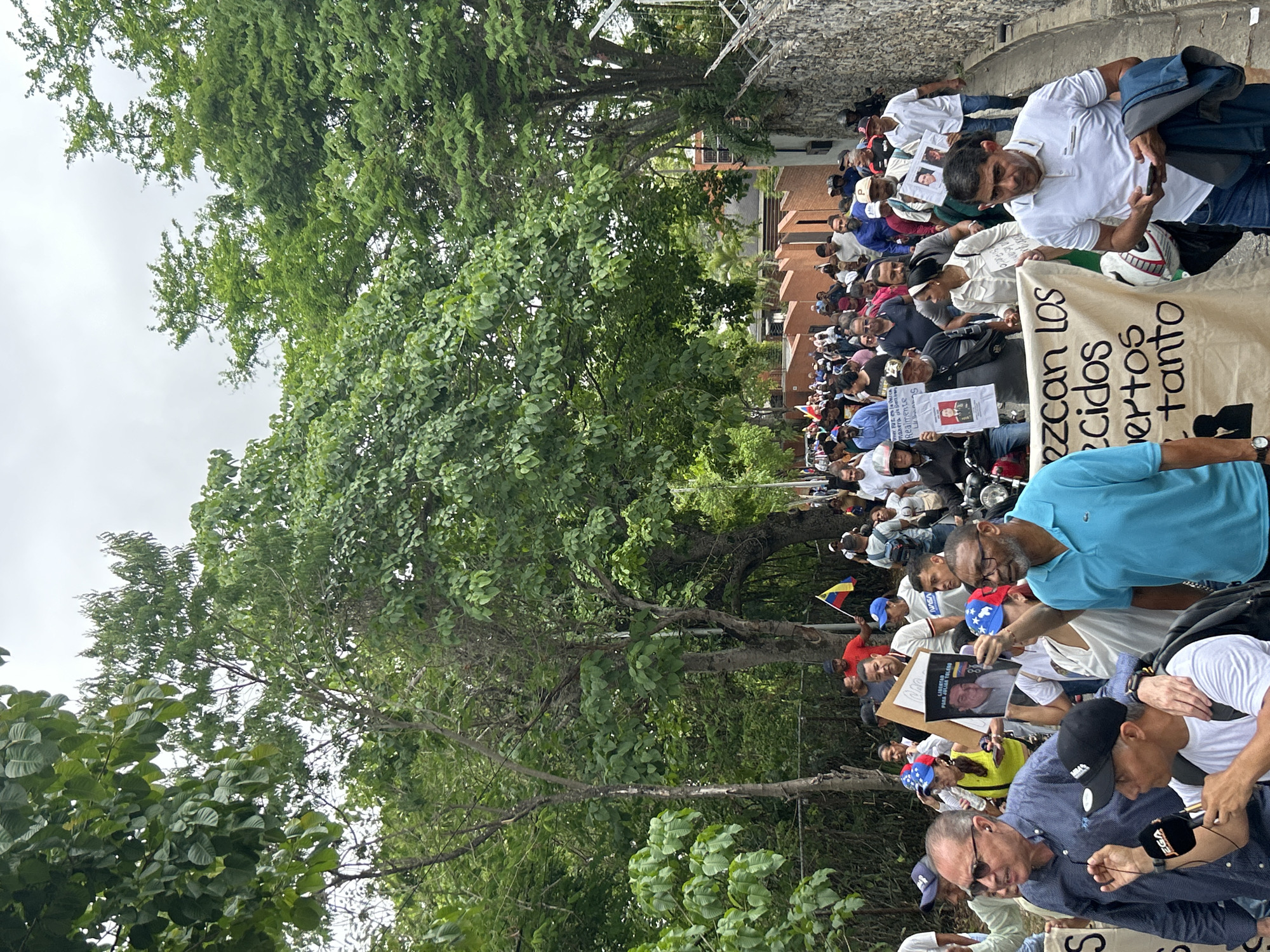Large demonstration with Venezuelan flags held in Caracas