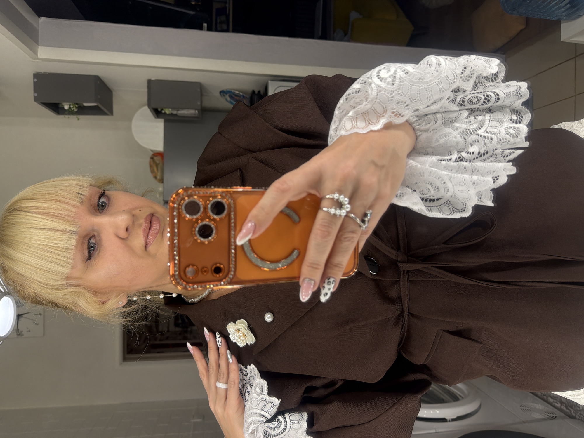 Selfie moments captured across Chaikovsky salons Friday afternoon