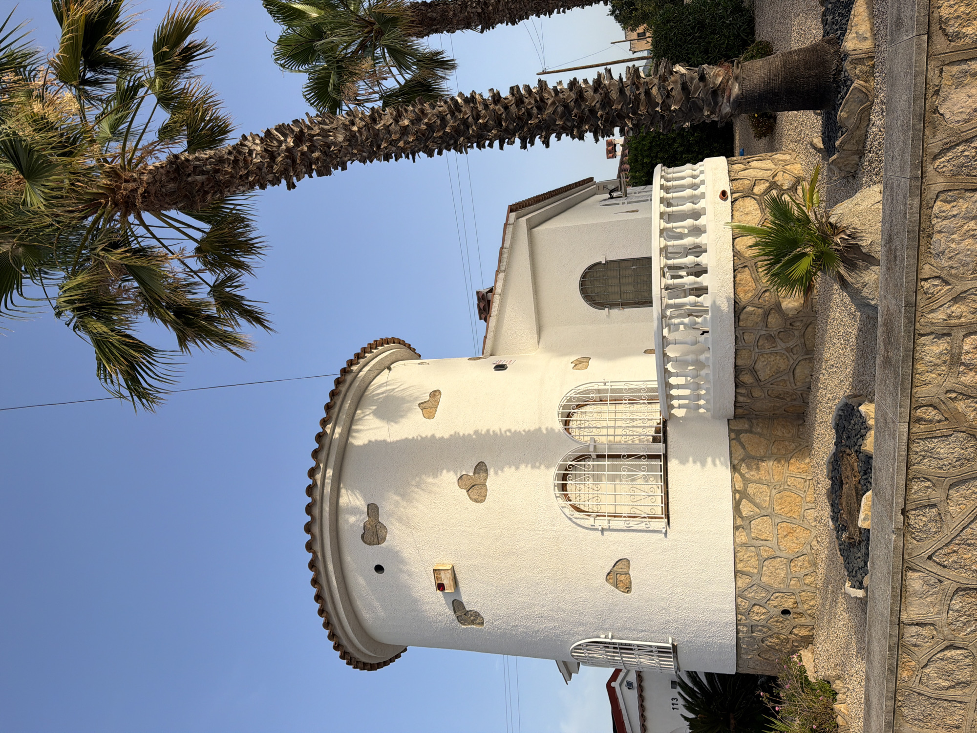 Evening stroll through Mont-roig del Camp's villa-lined streets