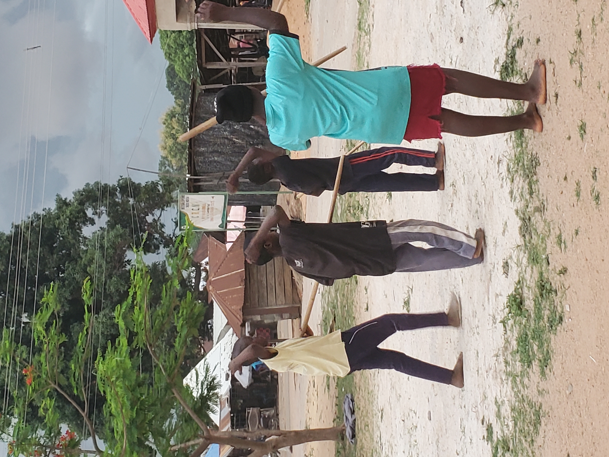 Community drumming and daily life in Mararaba before storm