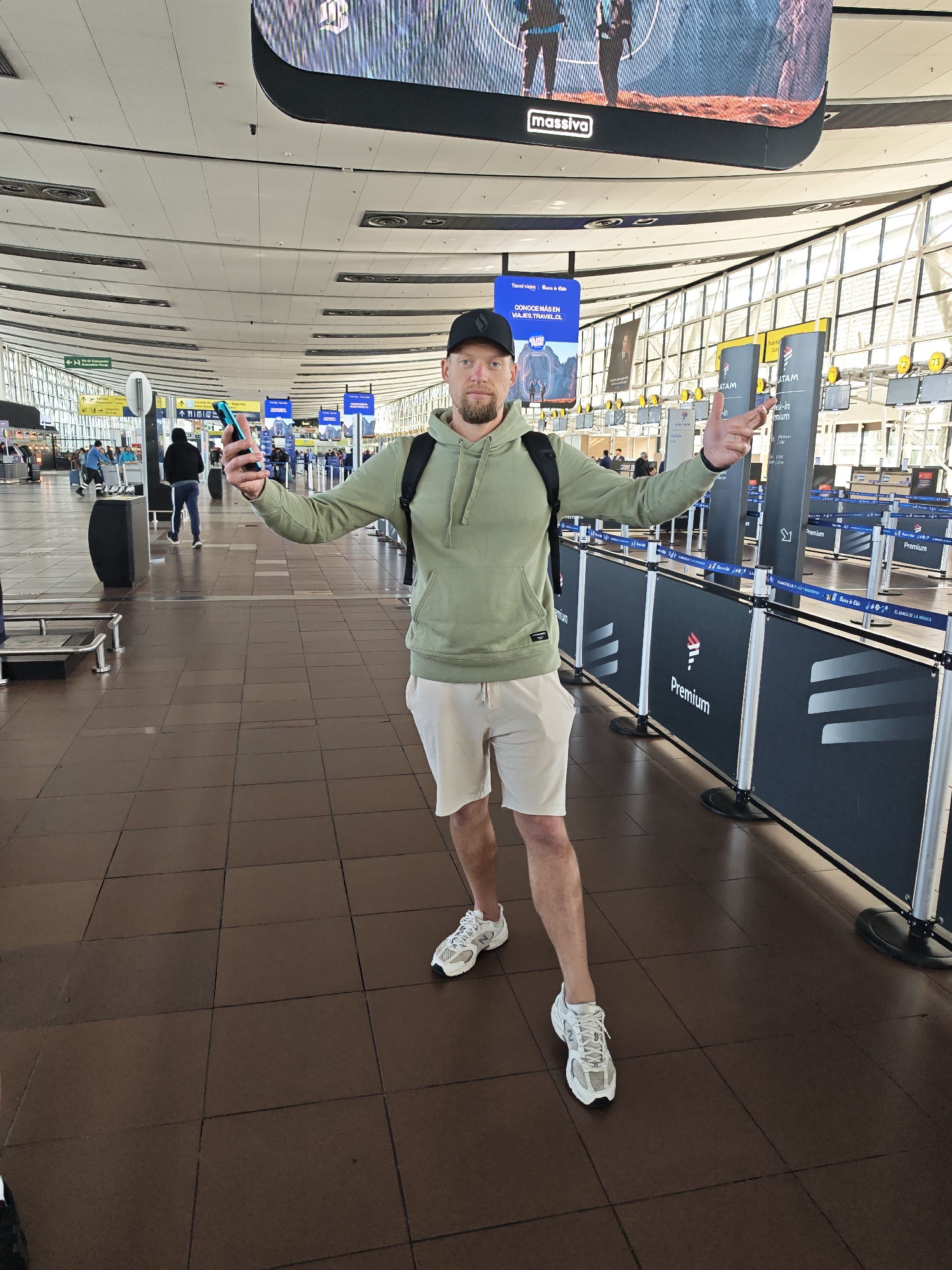 Afternoon scenes inside Santiago International Airport