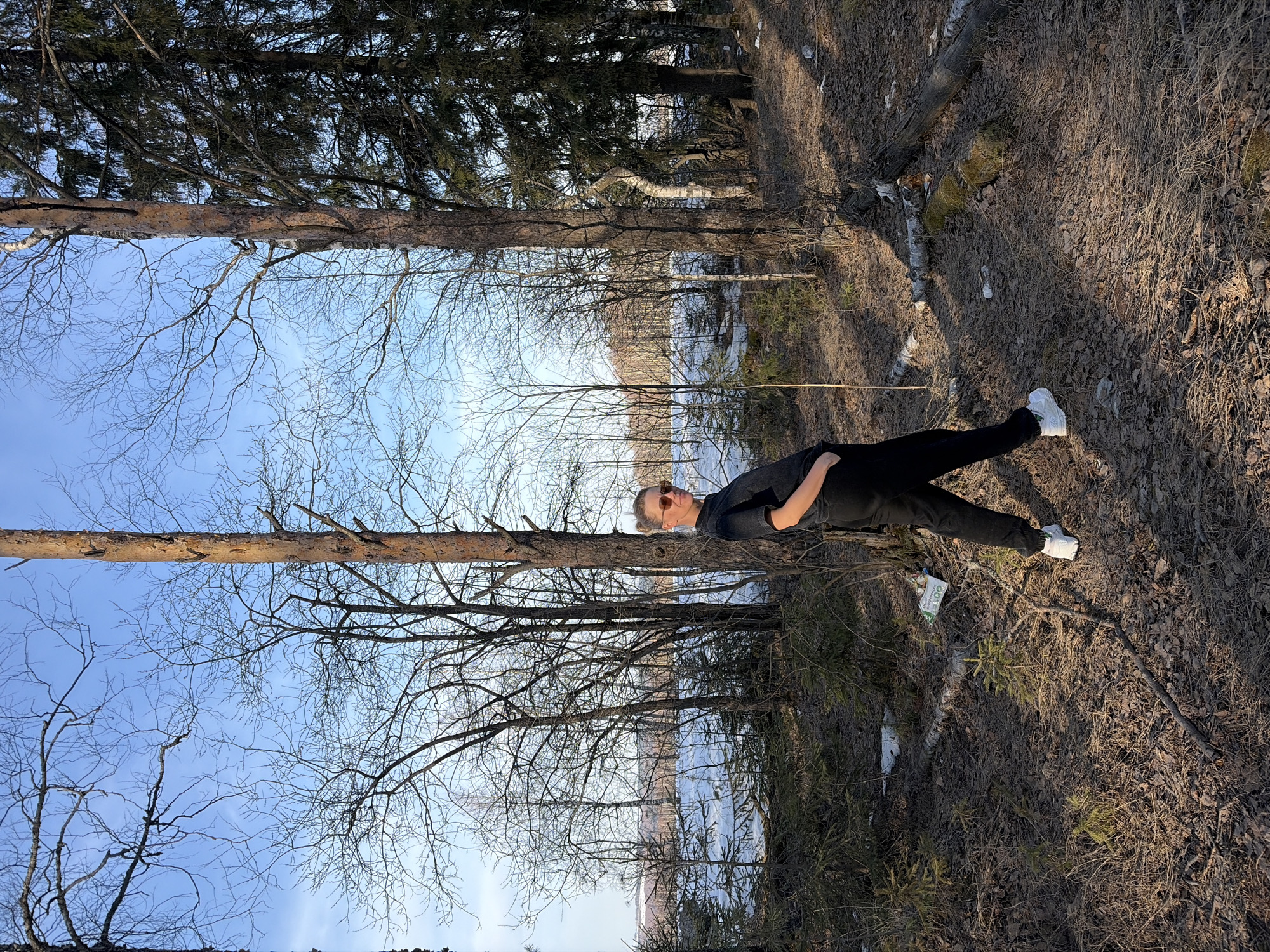 Woman observed in wooded area near Dybki, Russia