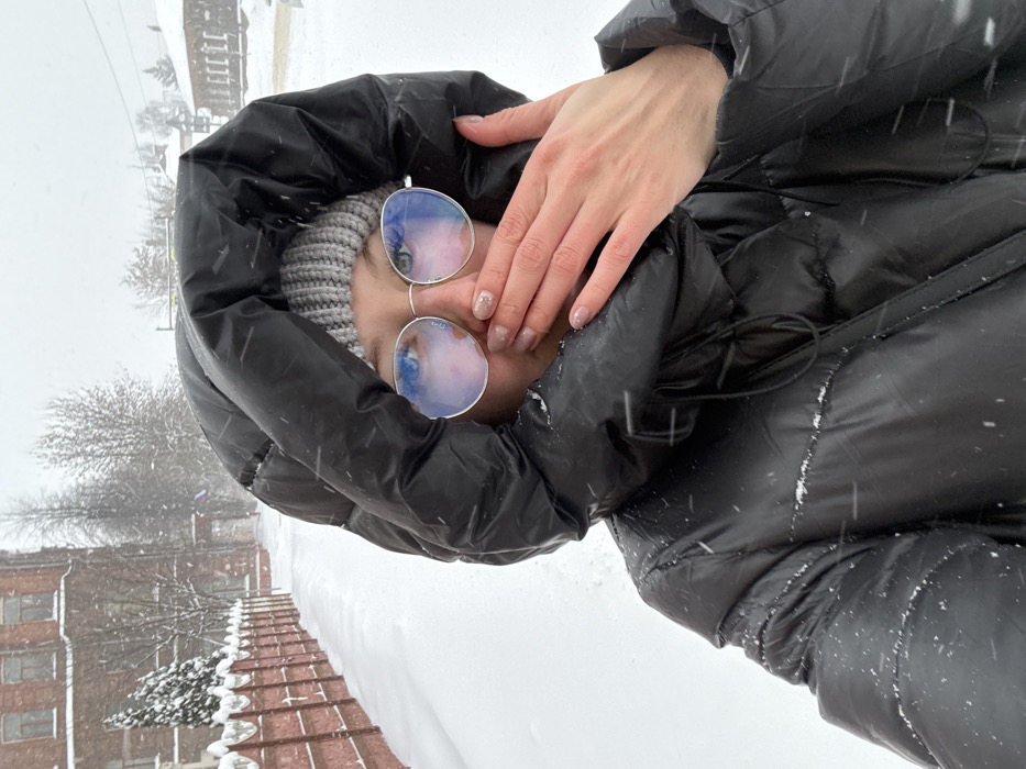 Winter daily life documented across three Russian cities during snowfall