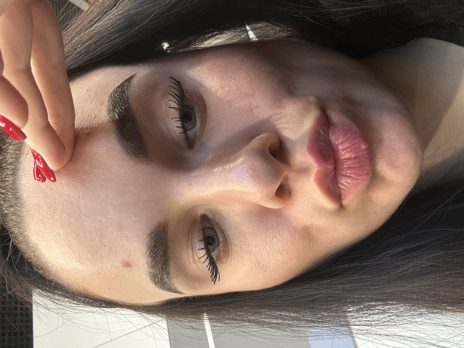 Woman documents workday moments at Saint Petersburg car dealership