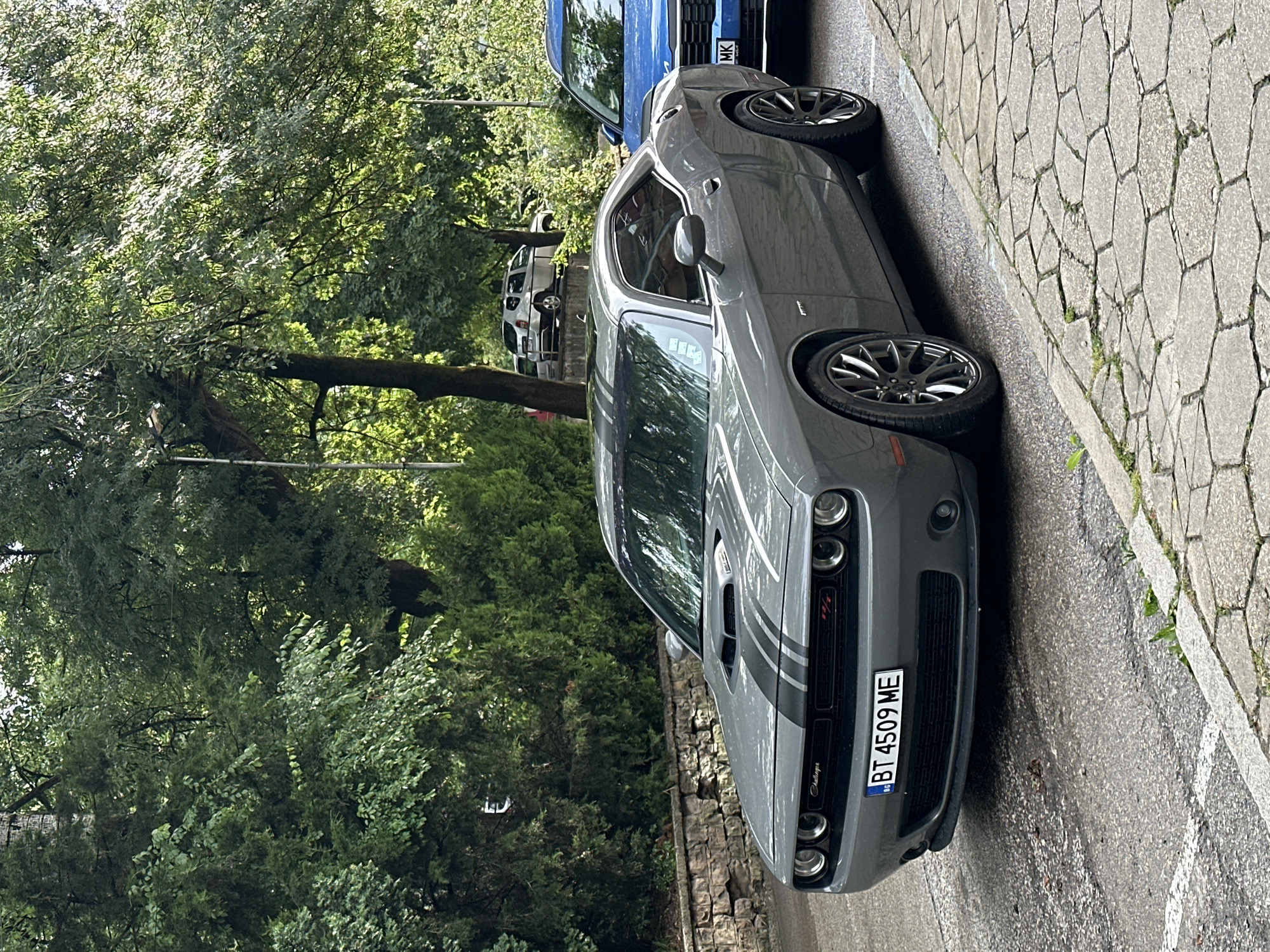 Afternoon street life documented across Veliko Tarnovo, Bulgaria