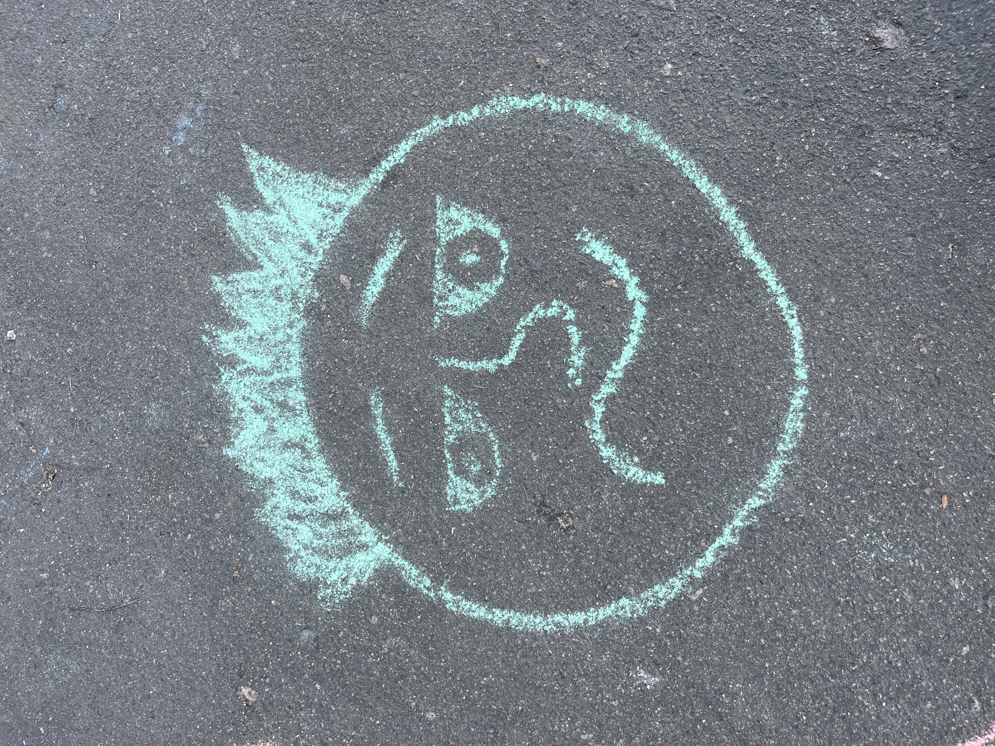Chalk art and quiet scenes from a Kyiv afternoon