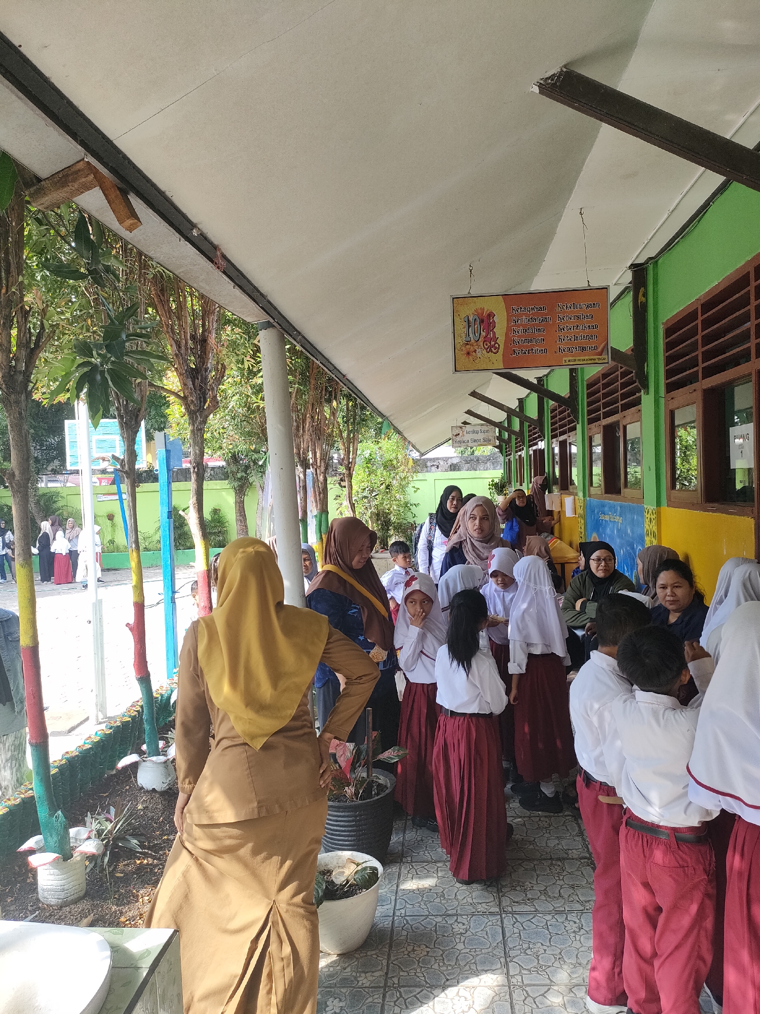 A busy morning at an Indonesian school campus