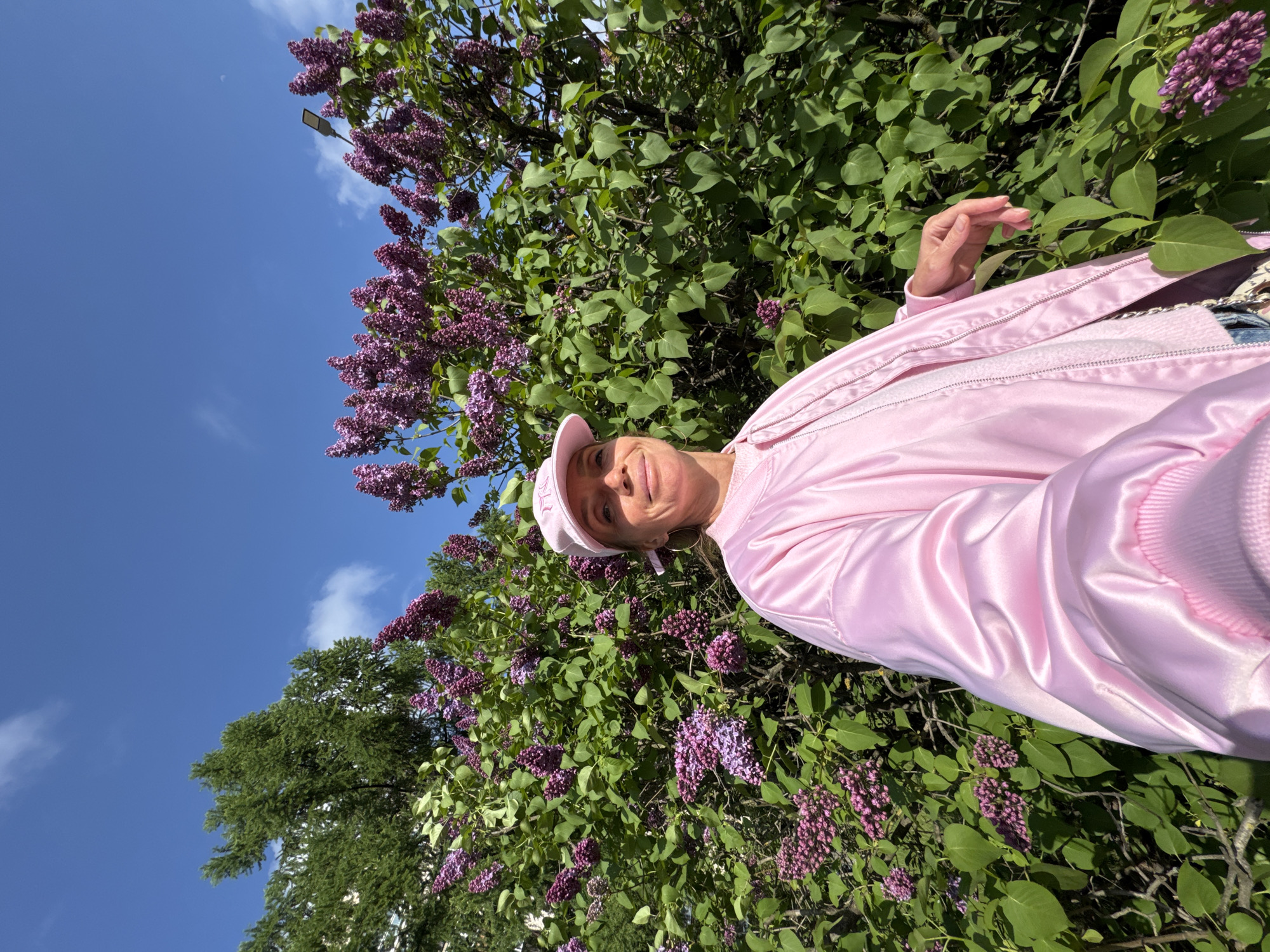 Spring afternoon activities documented across Saint Petersburg parks and waterfront