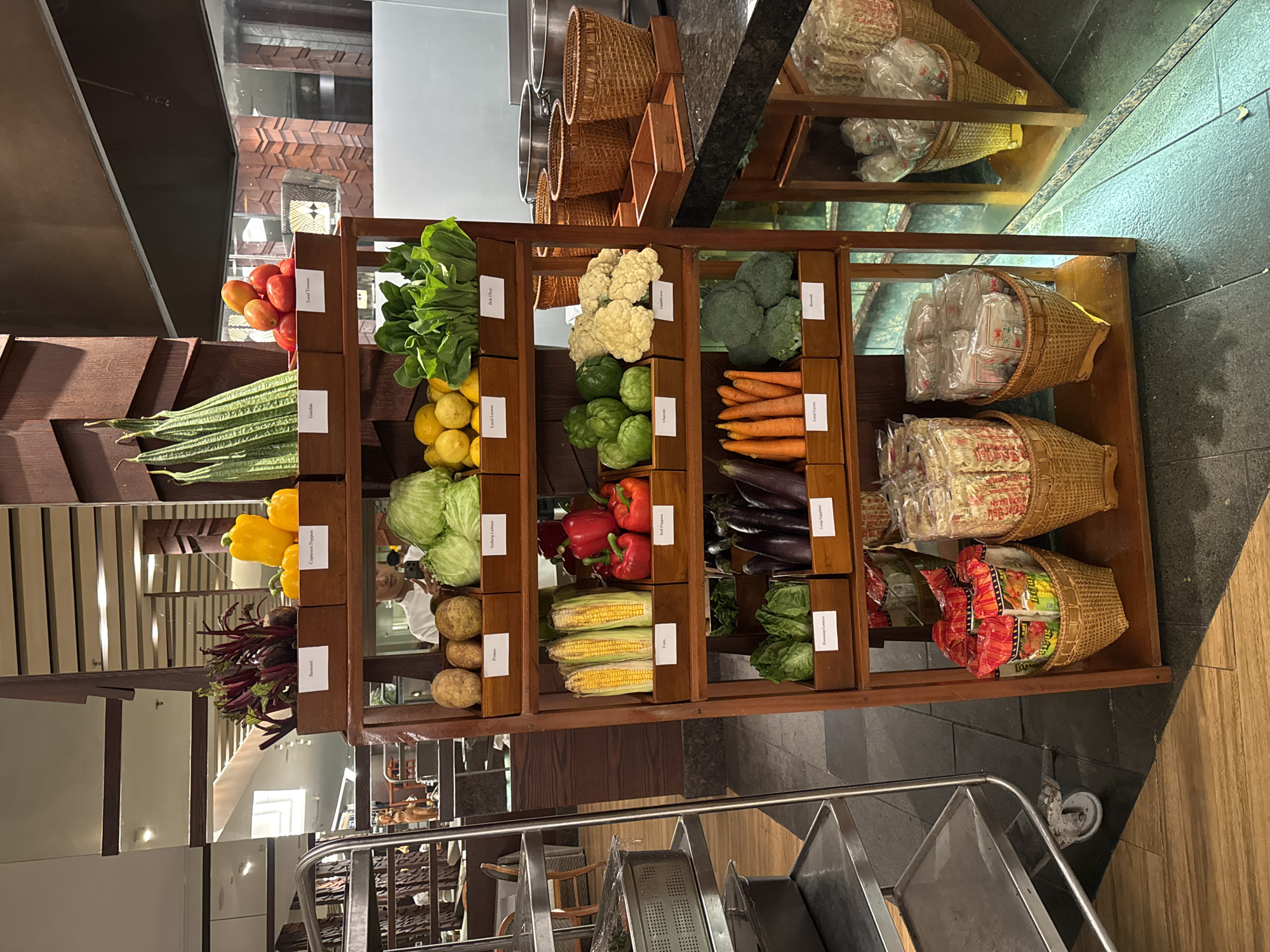 Evening at a Bali resort: buffet spreads and Balinese art details