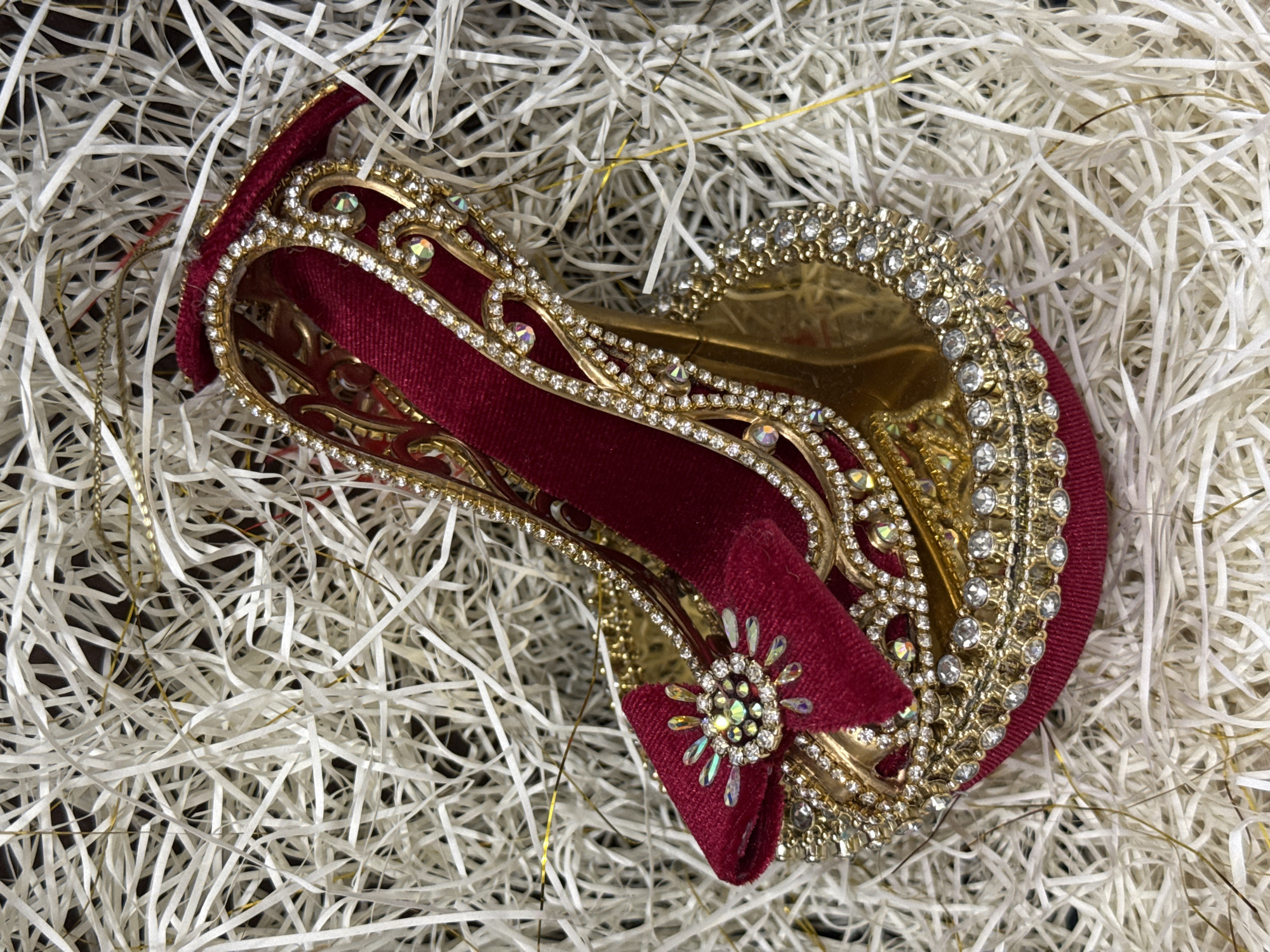 Decorative ornaments documented in Dnipro amid packing materials