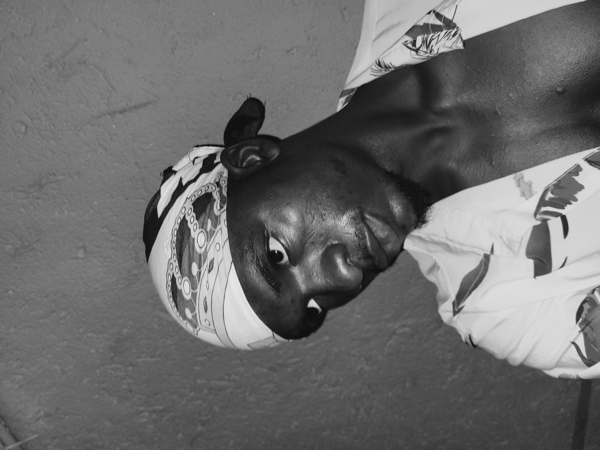 Bukuru portrait session: bandanas, printed shirts, and sunglasses.