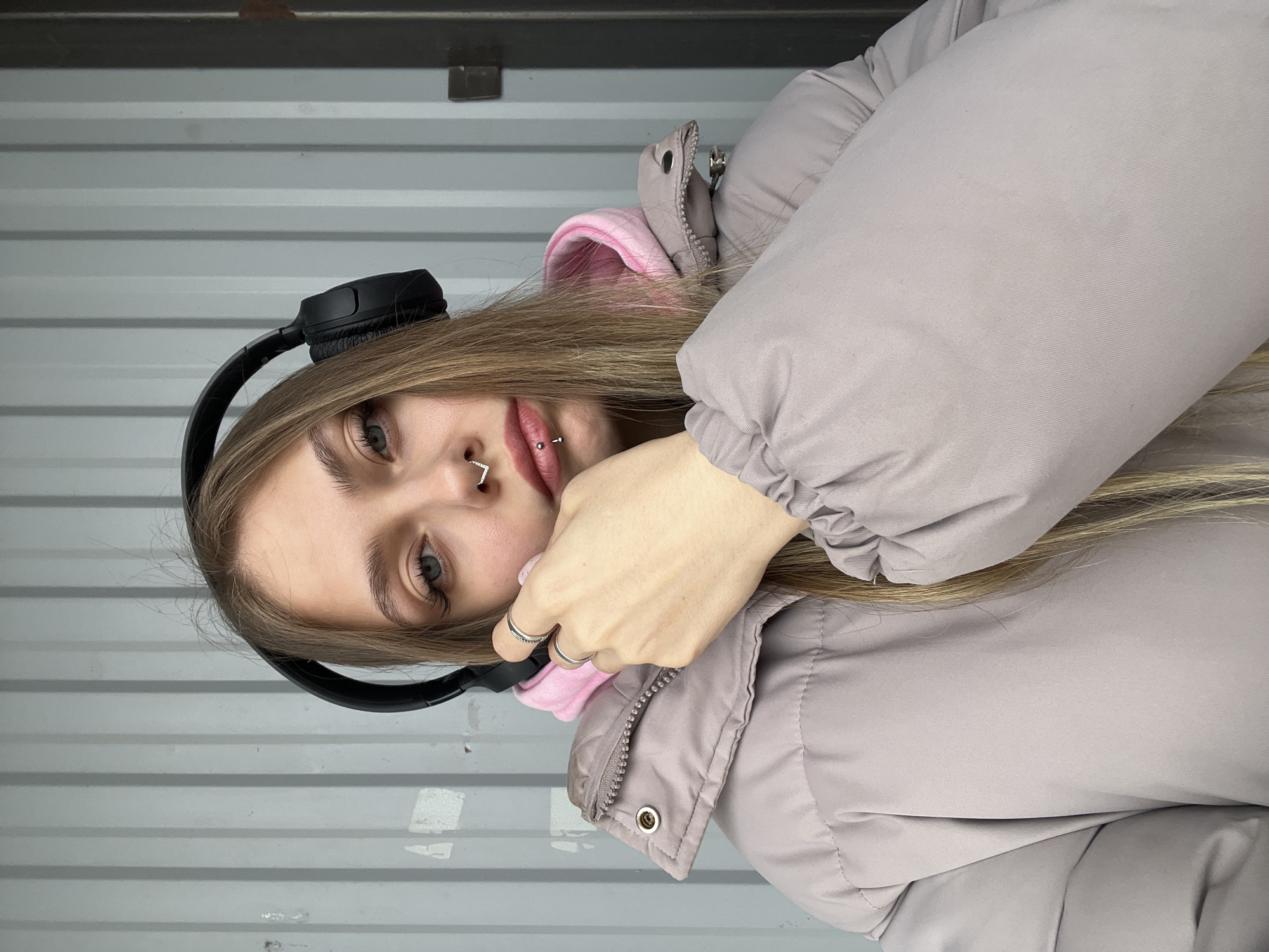 Woman with gold eye patches spotted in Russian town