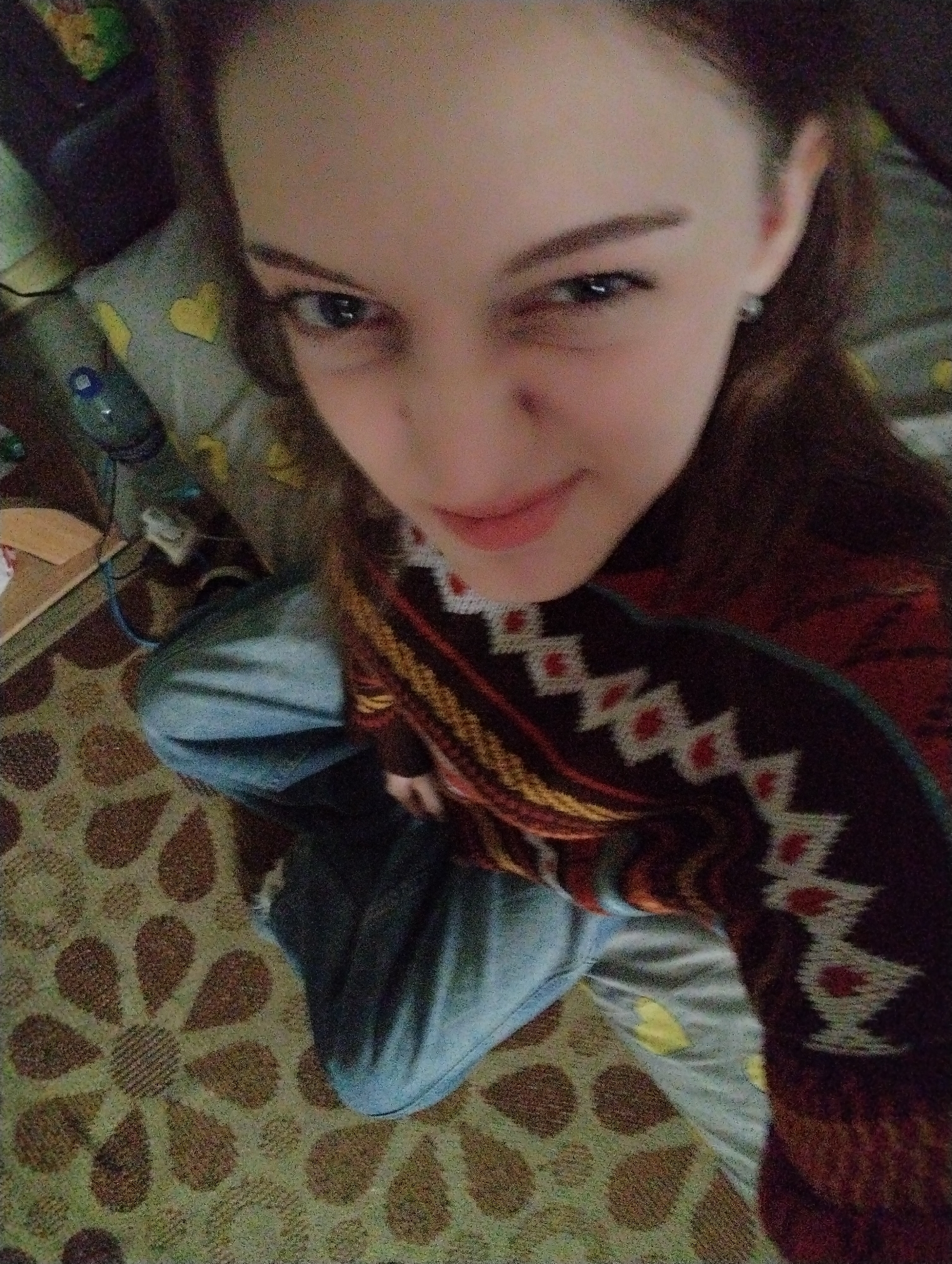 Woman documents morning moments through selfies in Engels apartment