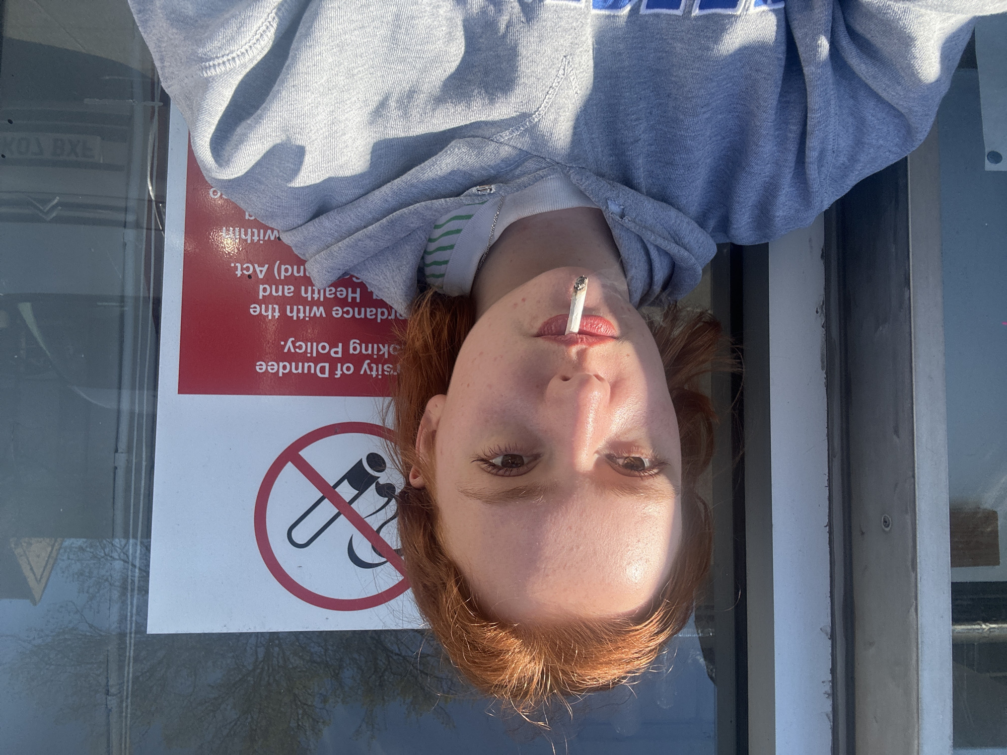 Person photographed across multiple Dundee locations in 15-minute span