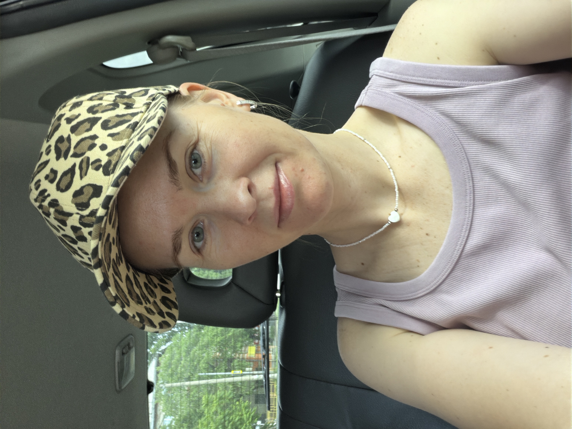 Khabarovsk home afternoon: selfies, snacks, and toy robots