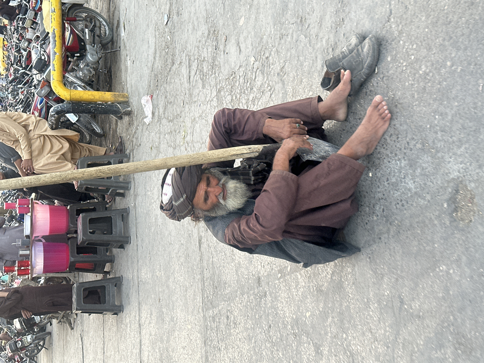 Daily street life documented in Quetta markets and vendors