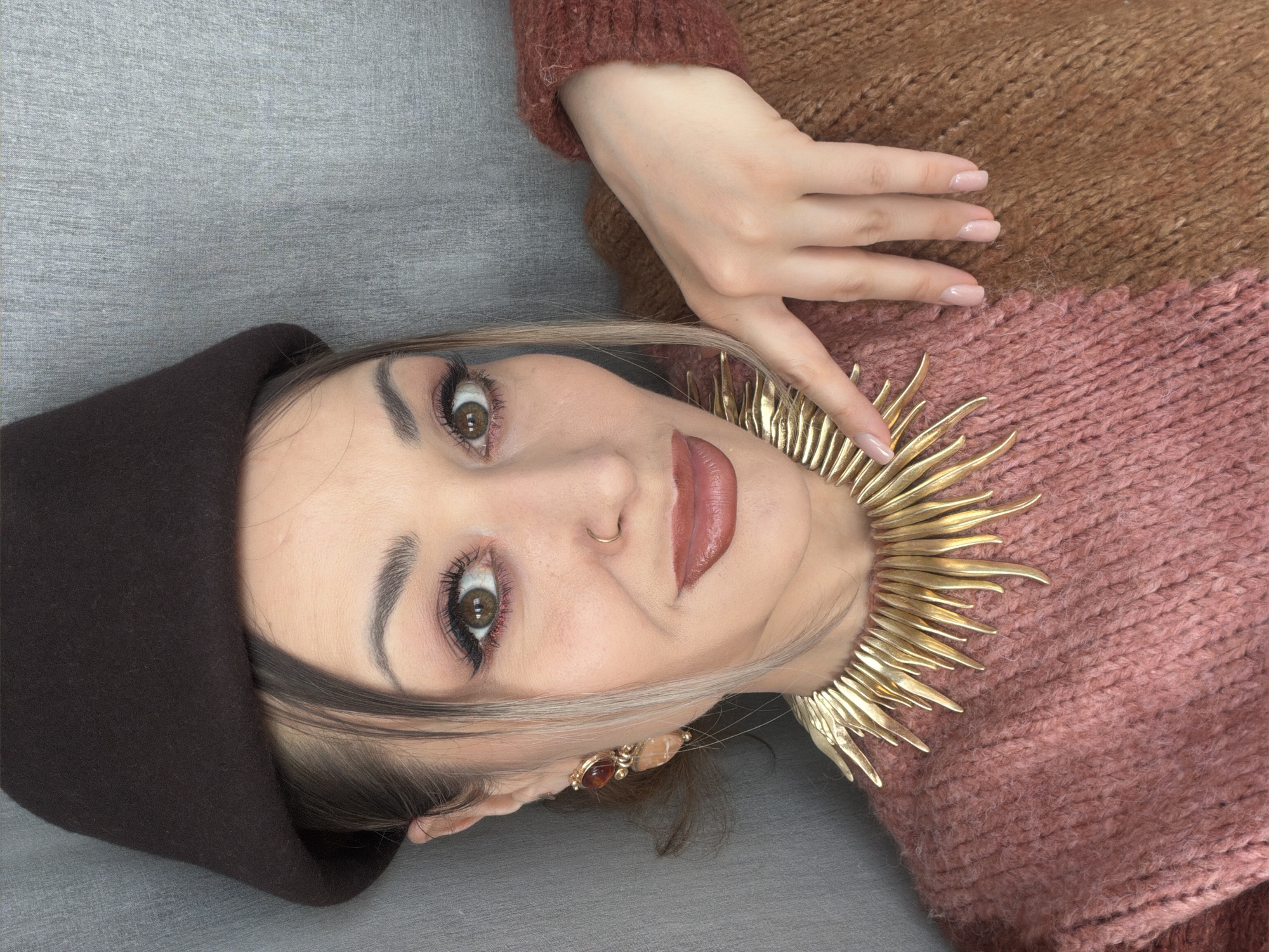 Woman photographed in portrait session in Krasnoyarsk, Russia
