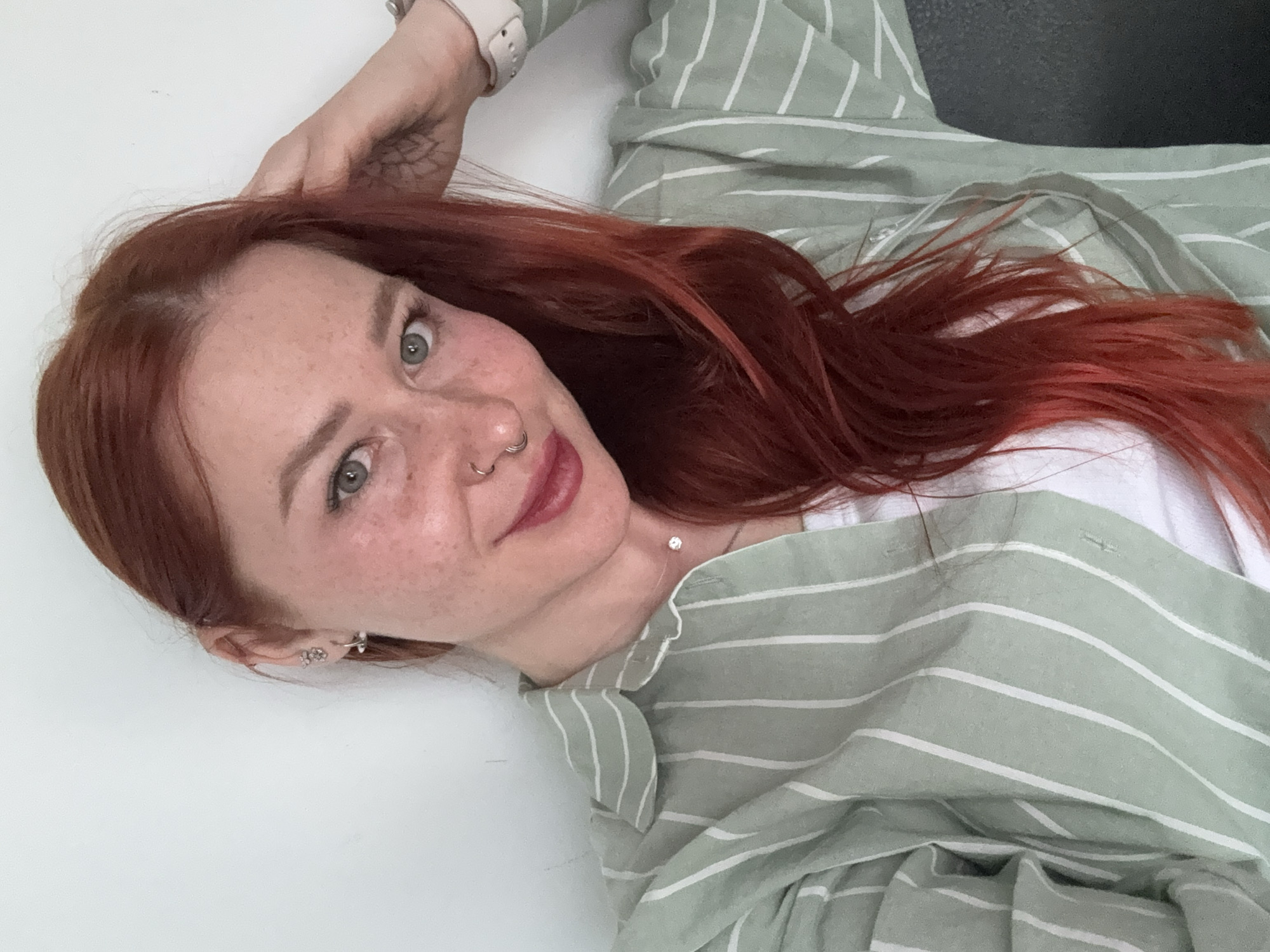 Woman photographed in indoor portraits in Rostov-on-Don