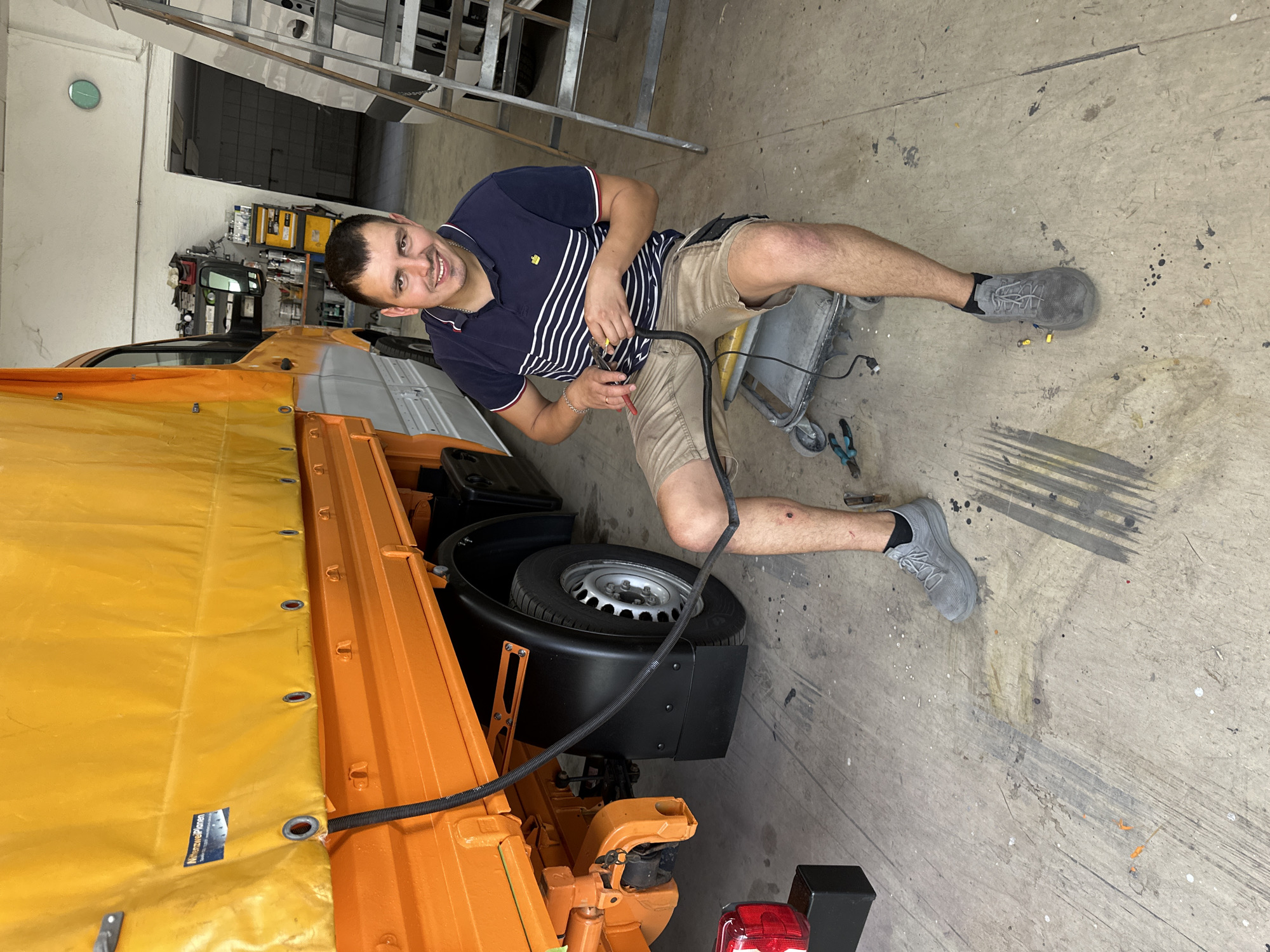 Garage day in Mainz: truck repairs, Mercedes bodywork, and breaks
