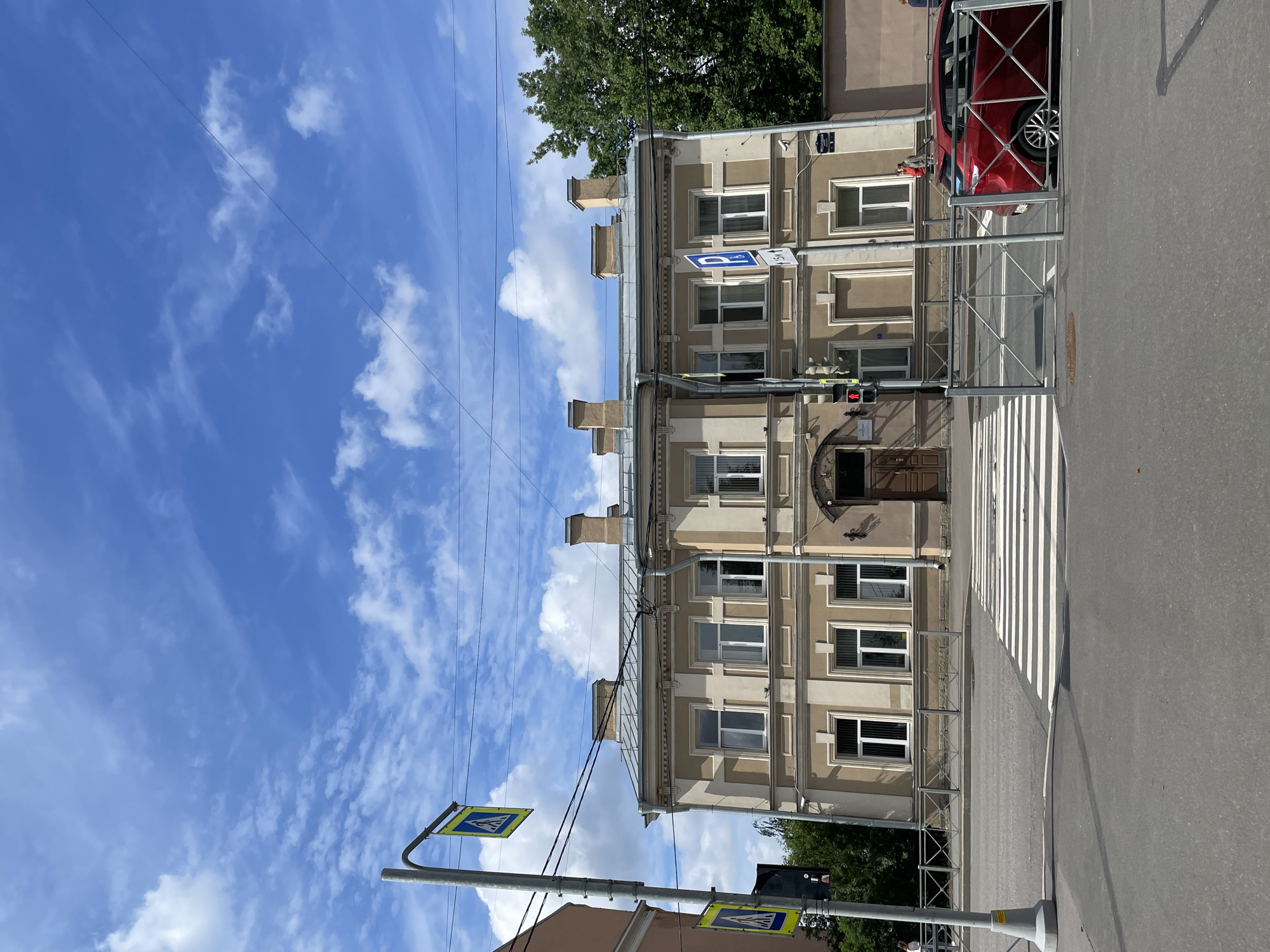 Street-level tour of Saint Petersburg's classical architecture on a summer morning