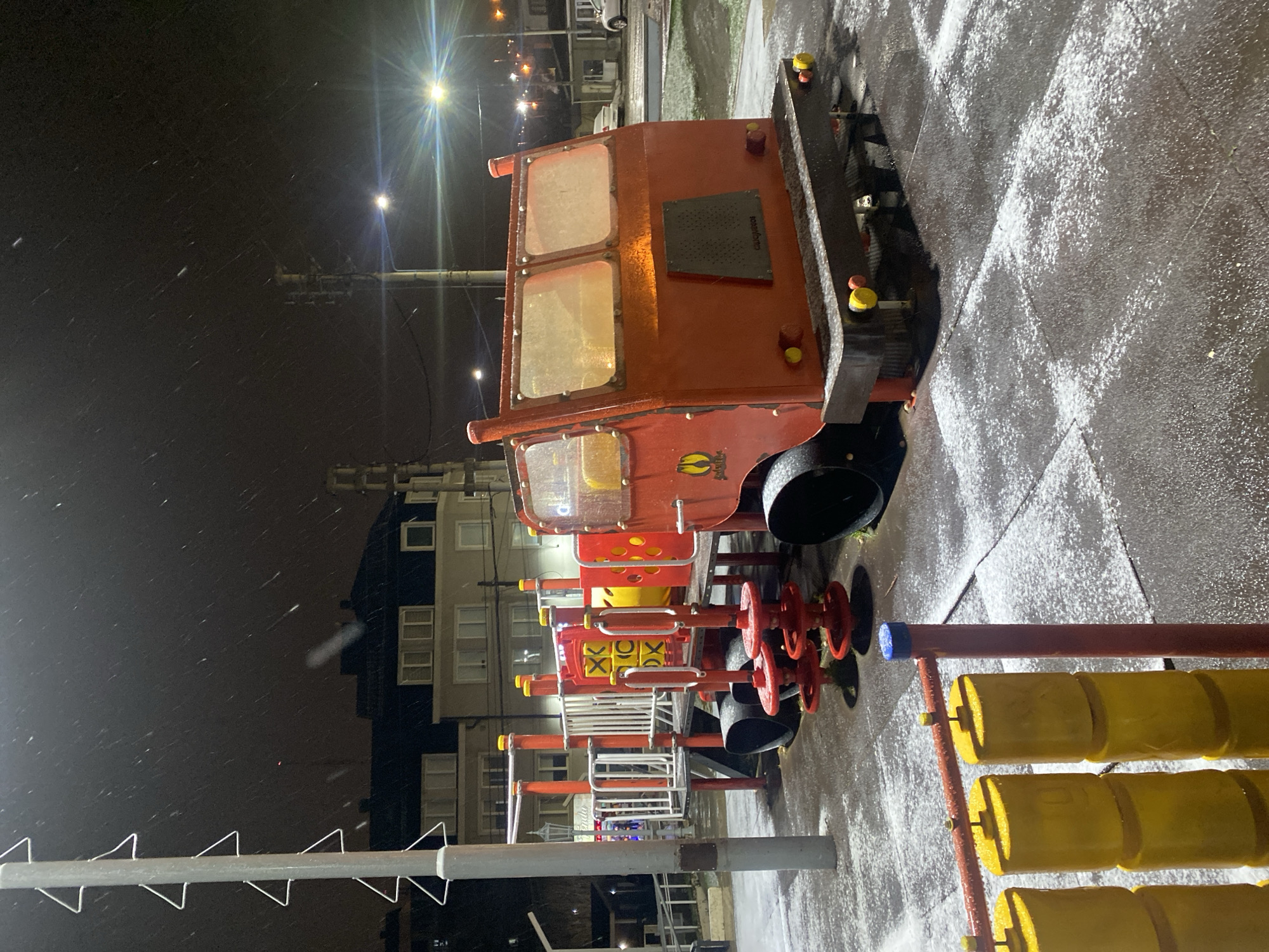 Snow blankets Ushuaia streets during unusual May weather event