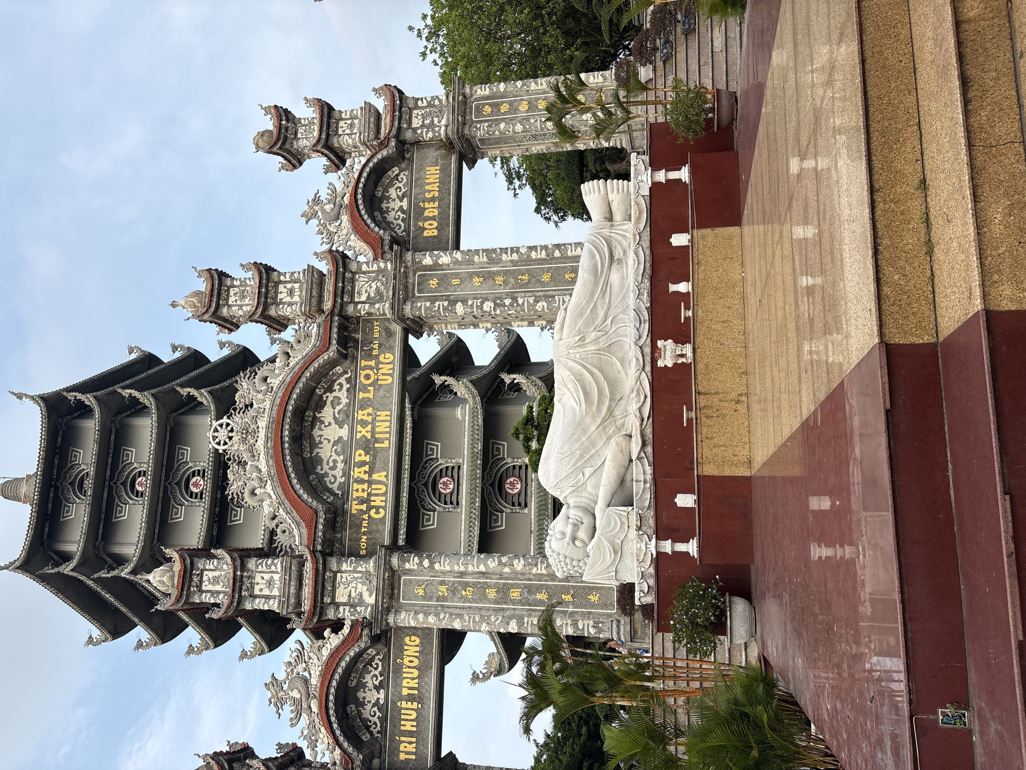 Buddhist temple with dragon sculptures documented in Đà Nẵng