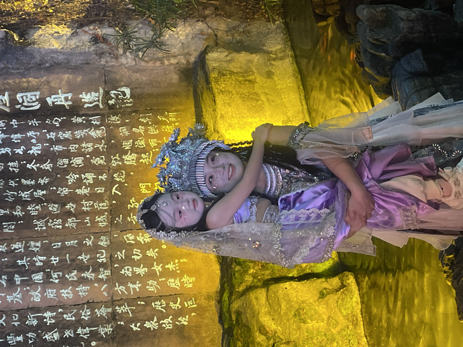 Nighttime Cultural Festivities Draw Crowds to Chongqing's Historic Hongyadong District