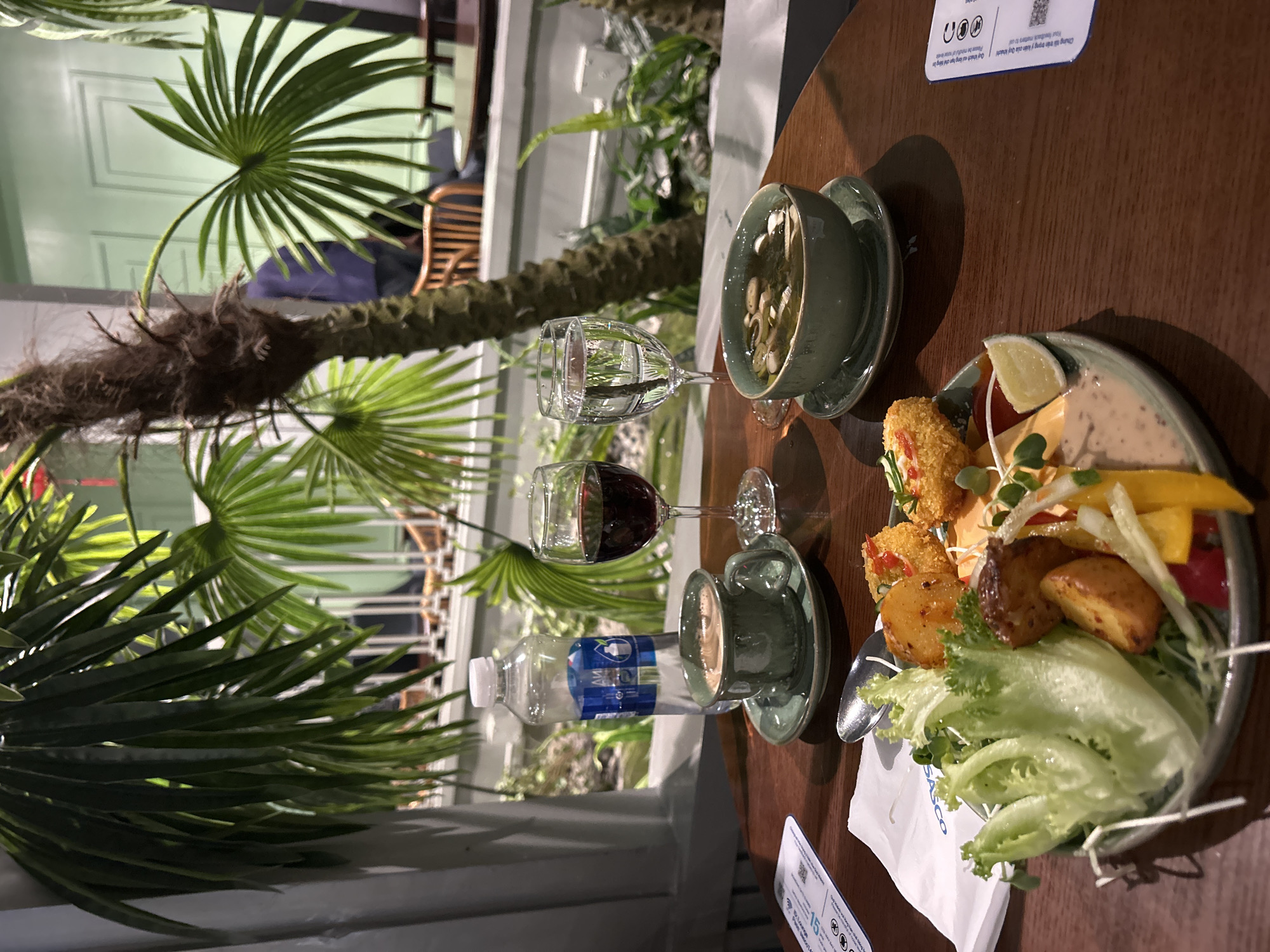 Restaurant table setting documented in Thuận An, Vietnam