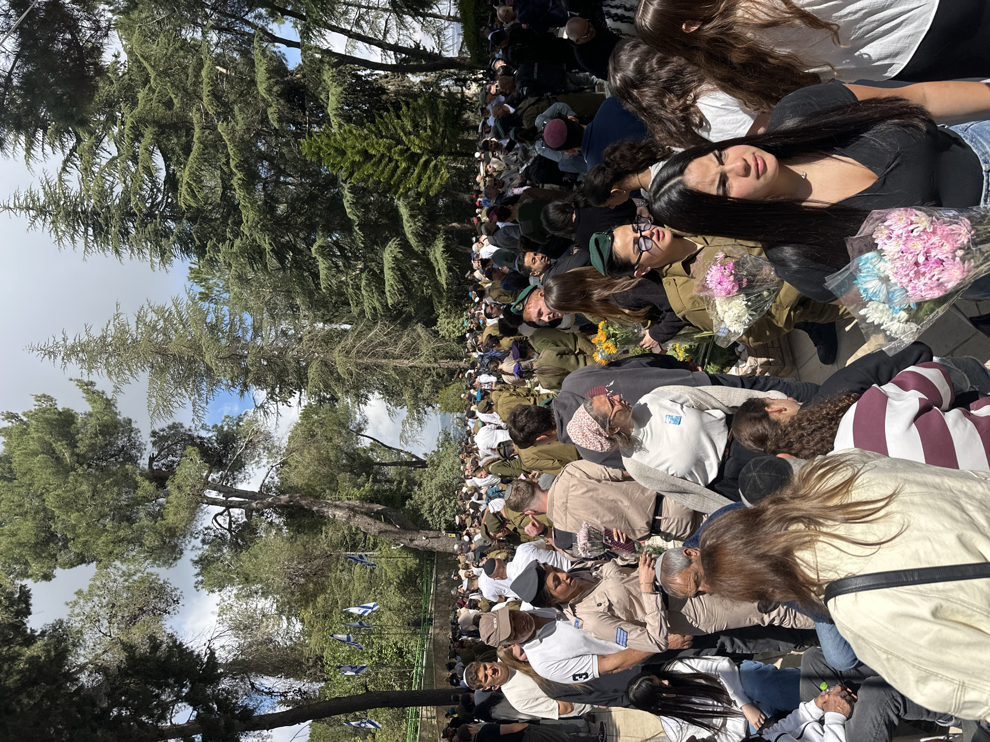 Memorial service draws crowds to Jerusalem gravesite