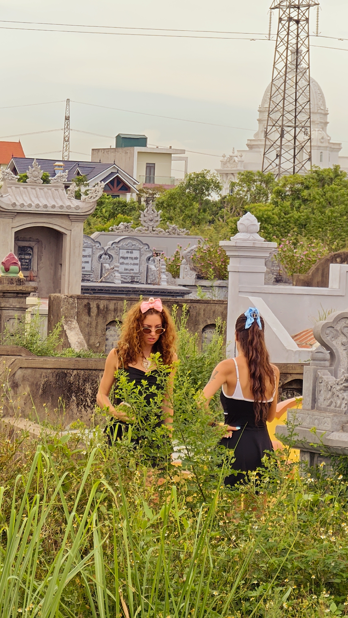 Cemetery visit and photo session in Hoa Lư Ward