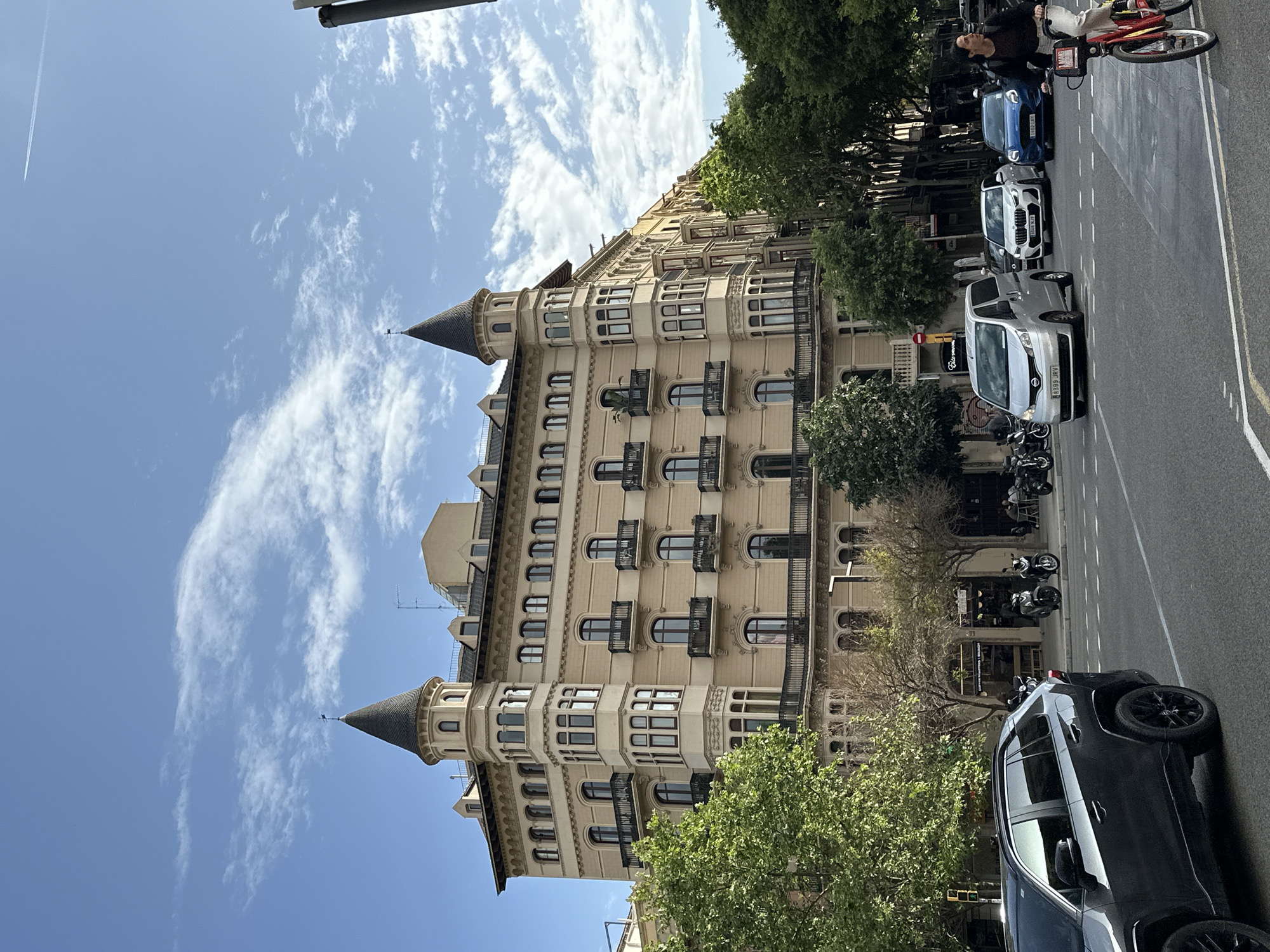 Witness documents Barcelona's historic architecture on sunny afternoon