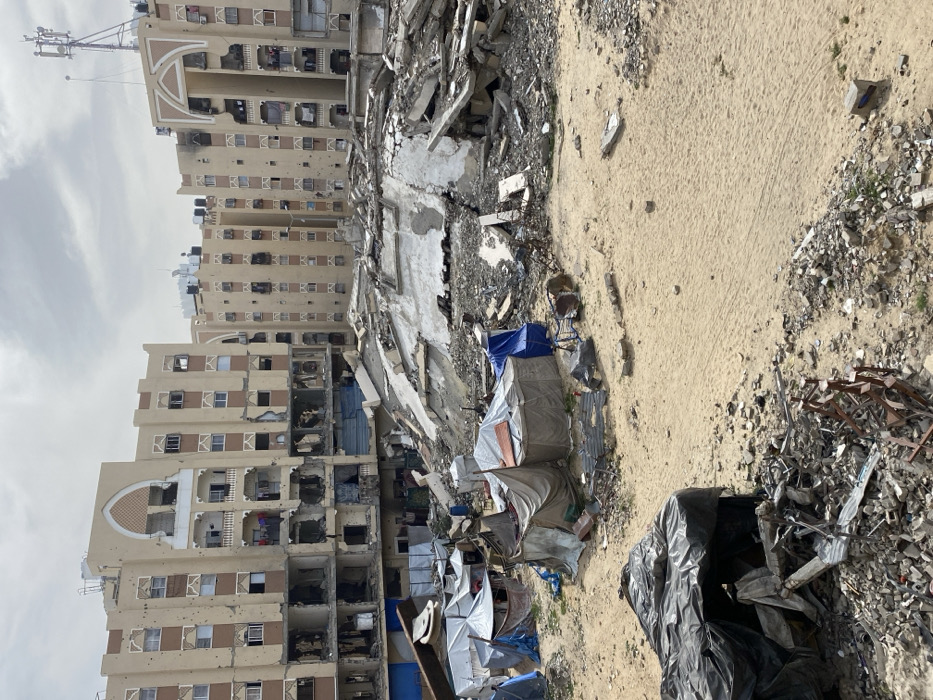 Khan Yunis residents navigate damaged cityscape amid ongoing humanitarian crisis