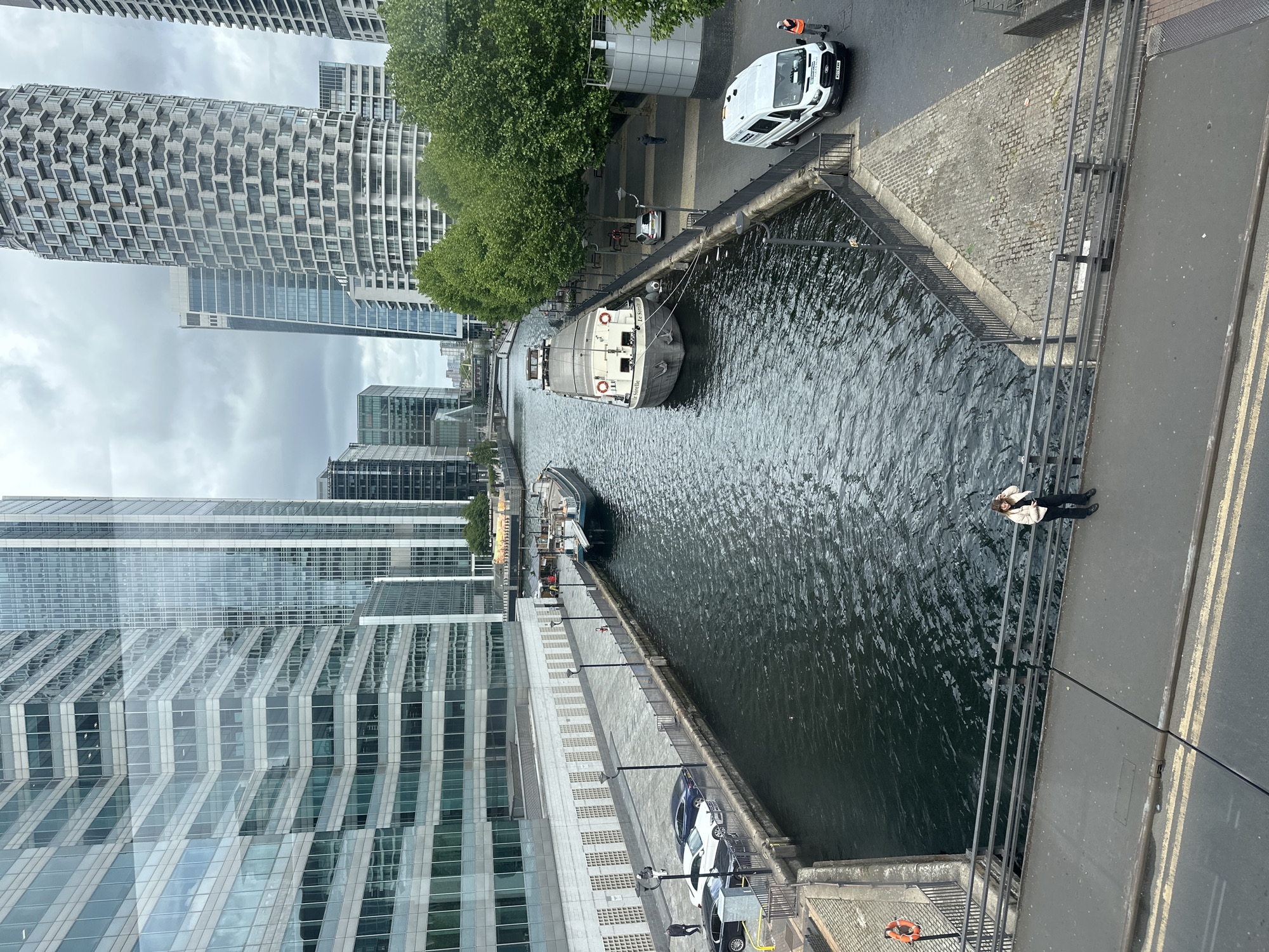 Witness documents Canary Wharf views and DLR transit infrastructure
