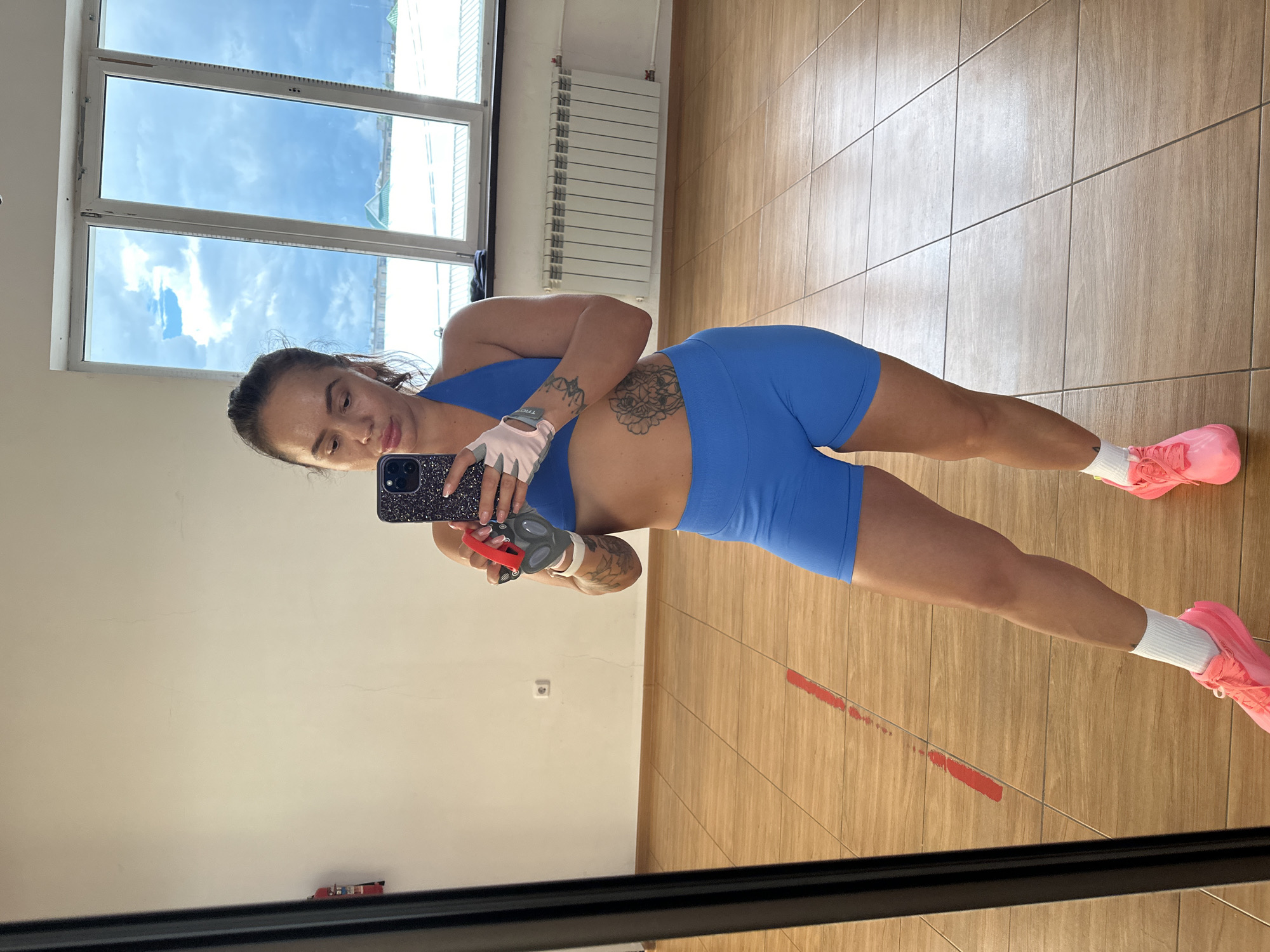 Morning gym session in Yuzhnouralsk with blue workout gear