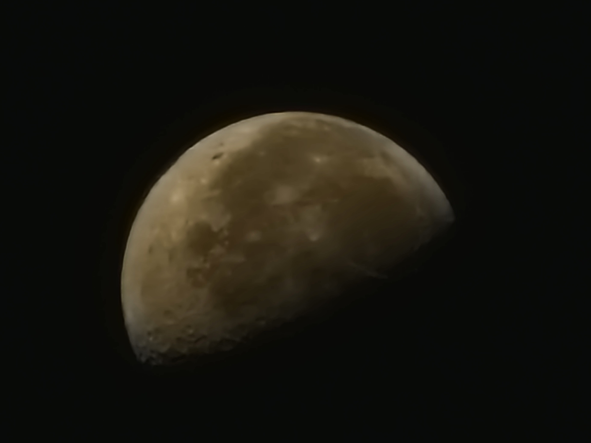 Close-up lunar photography from Shymkent on a clear night