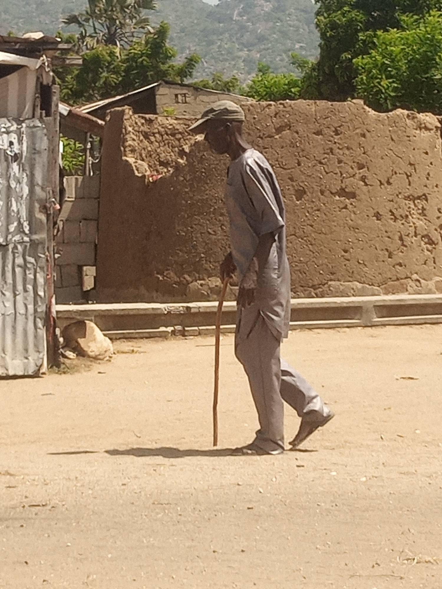 Everyday life on the dirt roads of Langtang, Nigeria