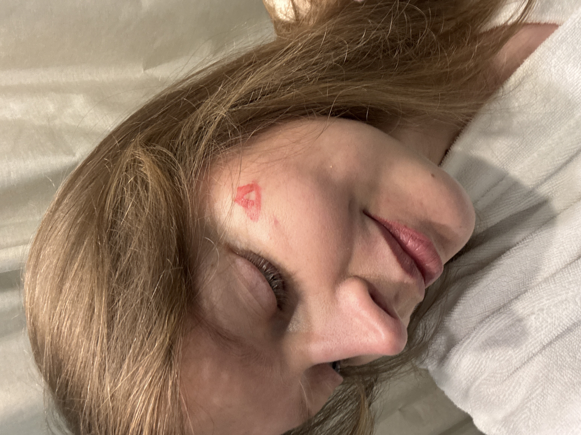 Person photographed in two poses during six-minute span