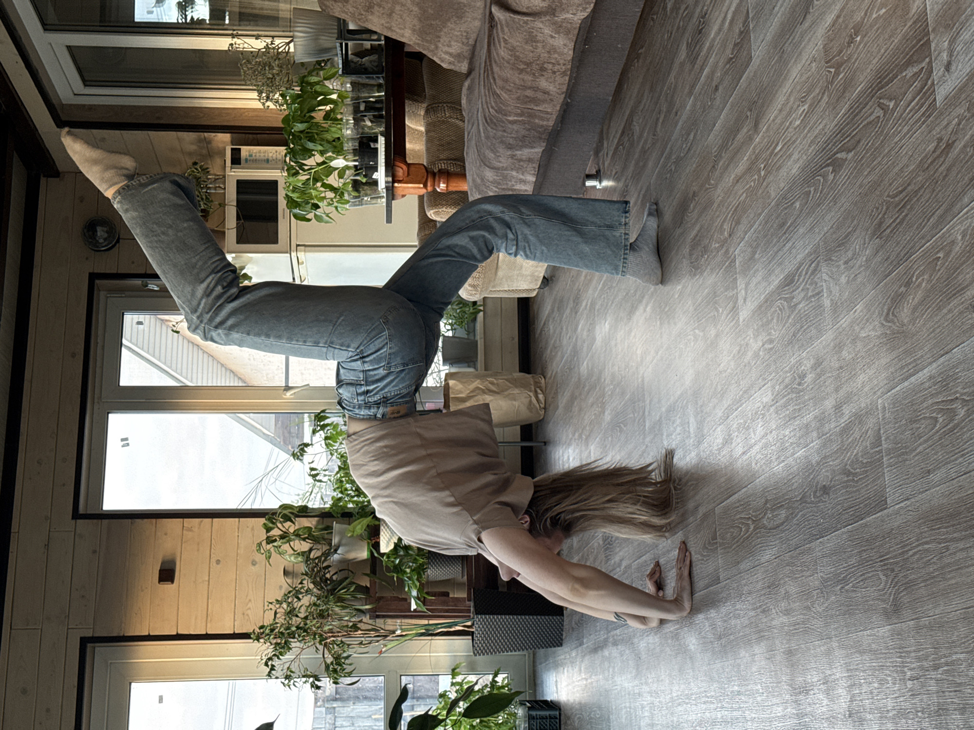 Spring afternoon captured in Chaikovsky: yoga, flowers, child's play