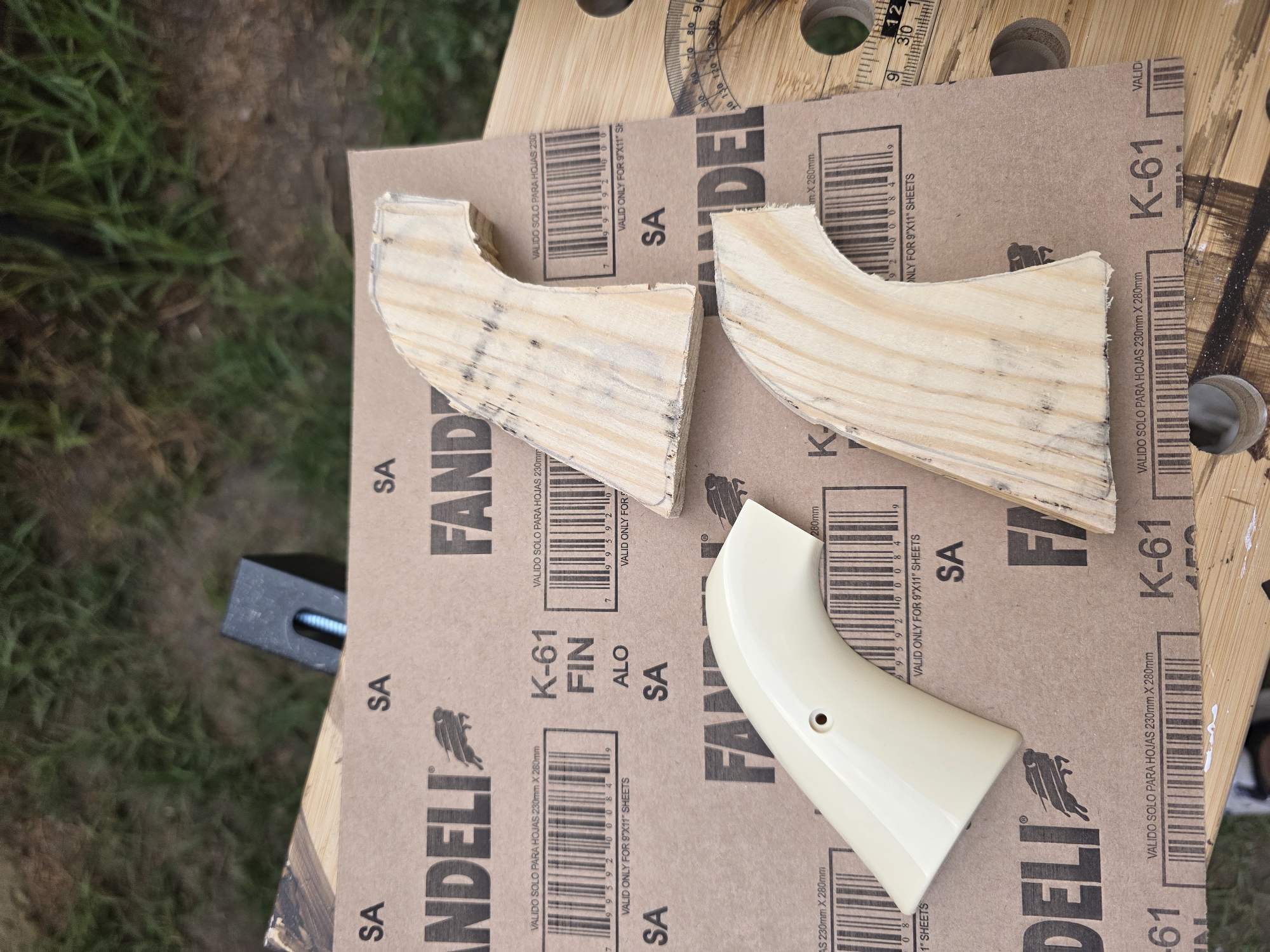 Late-night woodworking and casual moments documented in Puebla