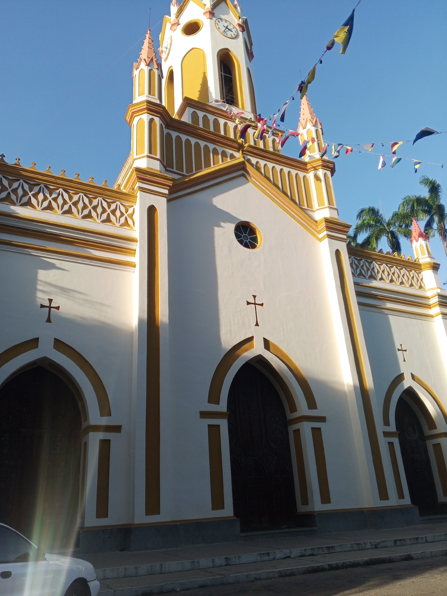 Church and park scenes in Tinaquillo, Venezuela